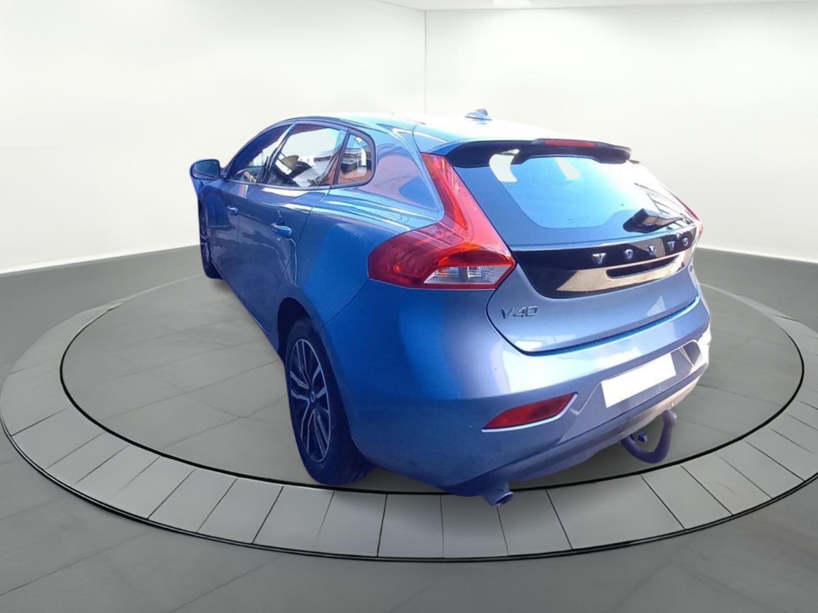 VOLVO V40 D2 BLACK EDITION 5D 6 
