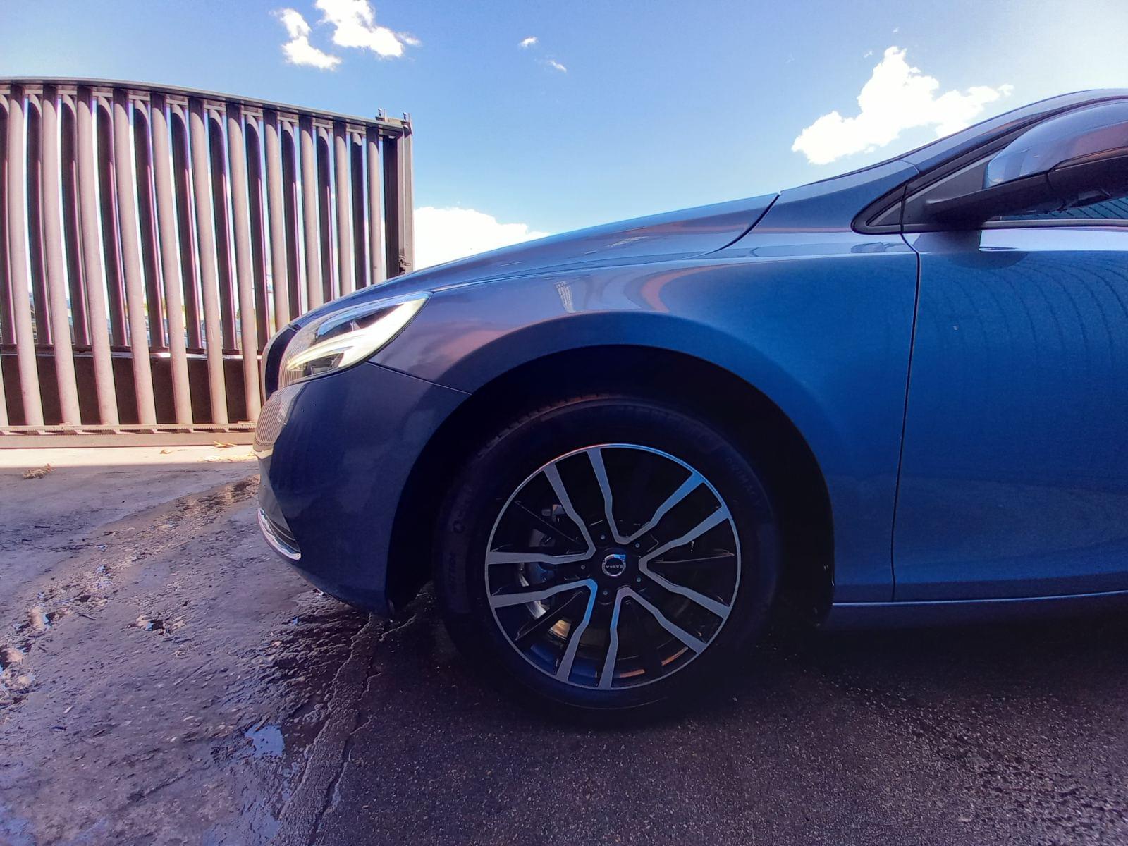 VOLVO V40 D2 BLACK EDITION 5D 9 