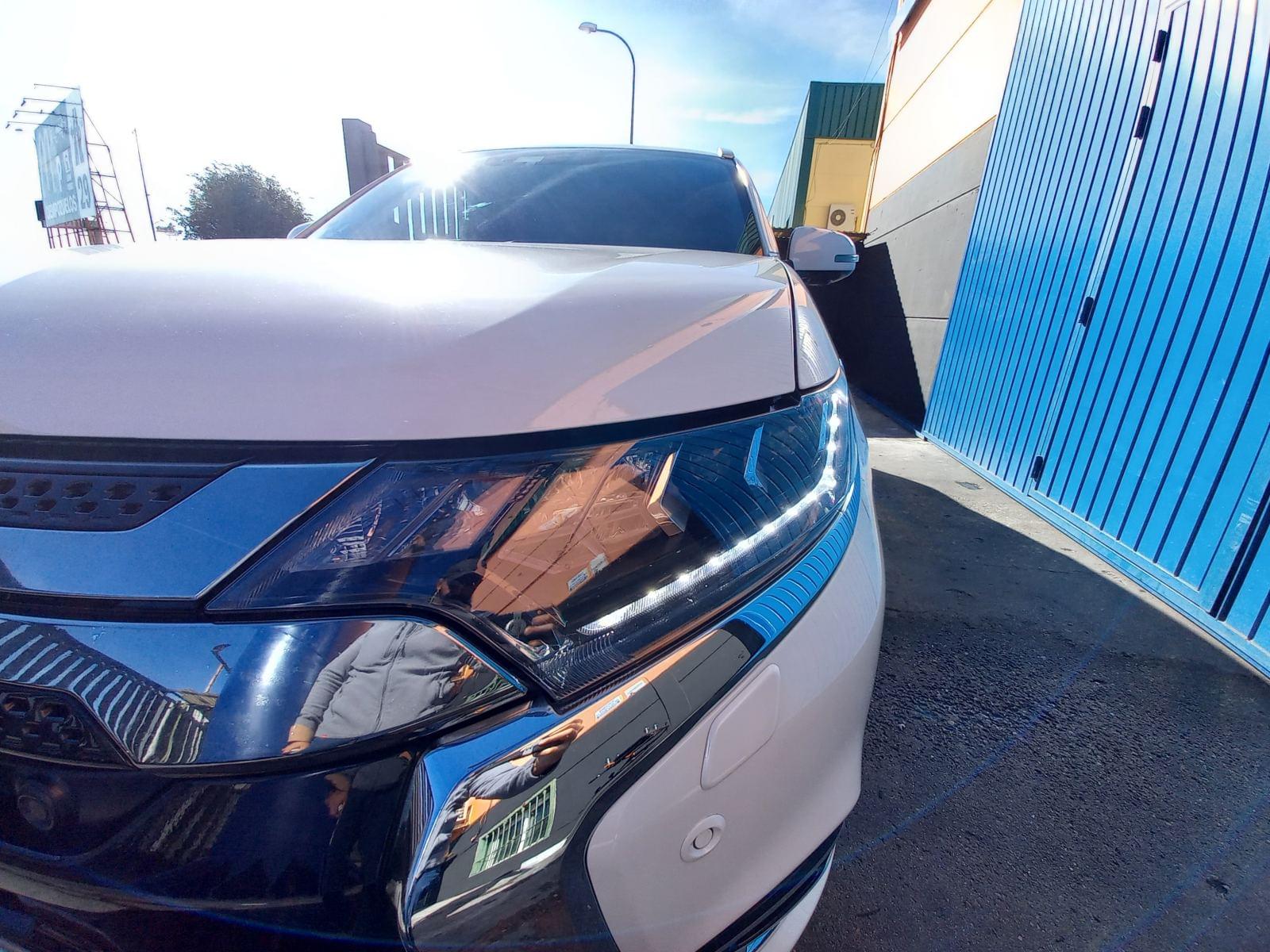 MITSUBISHI OUTLANDER 2.4 PHEV Kaiteki Auto 4WD 6 