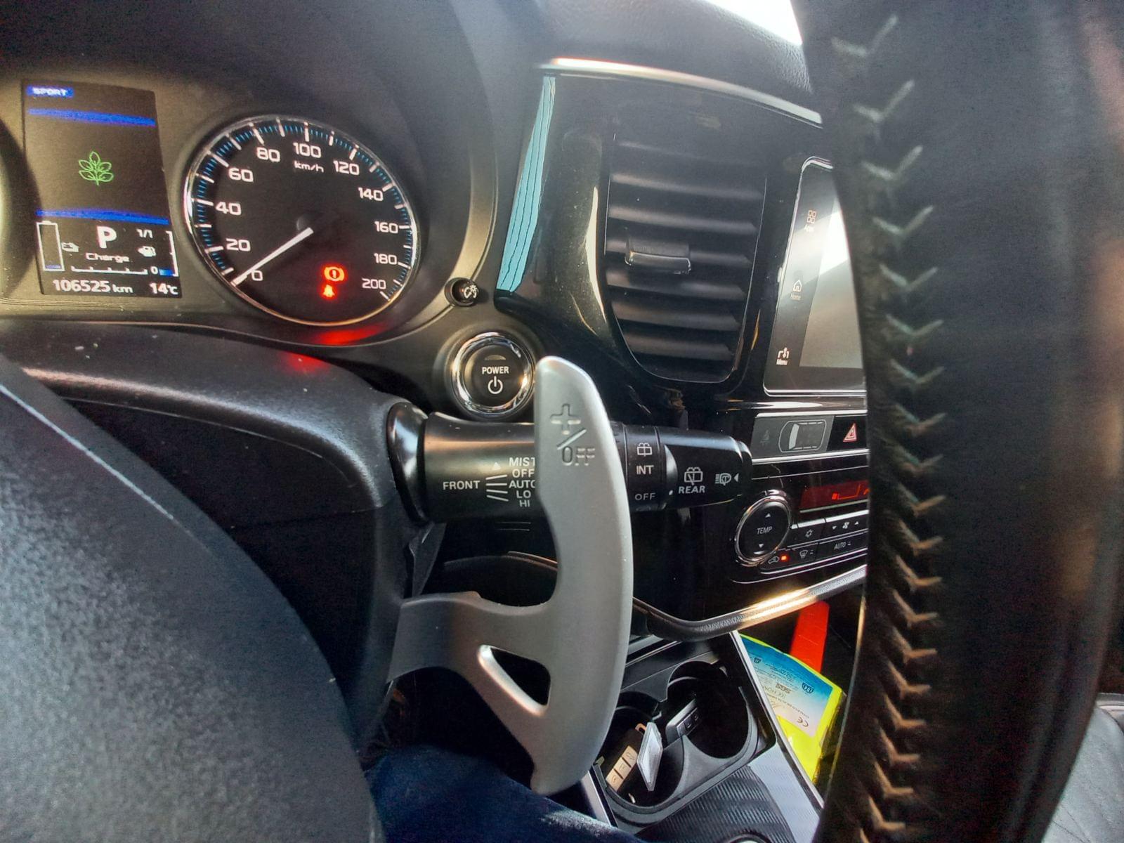 MITSUBISHI OUTLANDER 2.4 PHEV Kaiteki Auto 4WD 13 