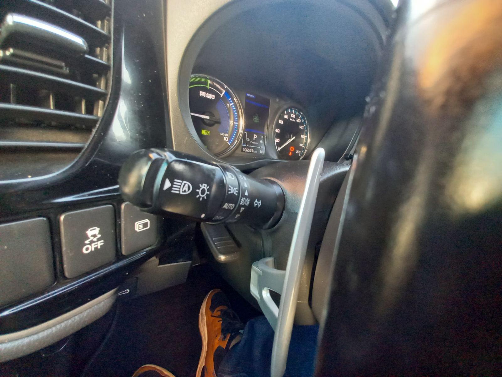 MITSUBISHI OUTLANDER 2.4 PHEV Kaiteki Auto 4WD 16 