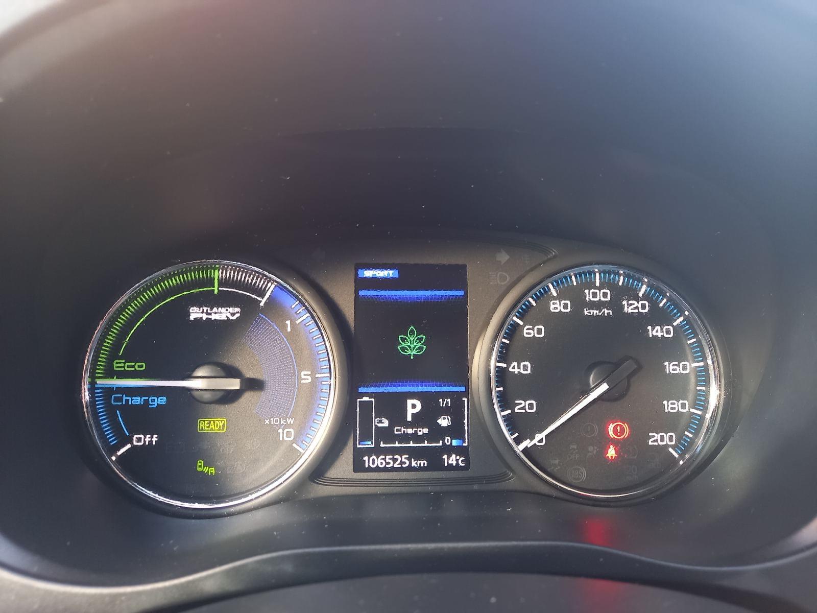 MITSUBISHI OUTLANDER 2.4 PHEV Kaiteki Auto 4WD 17 
