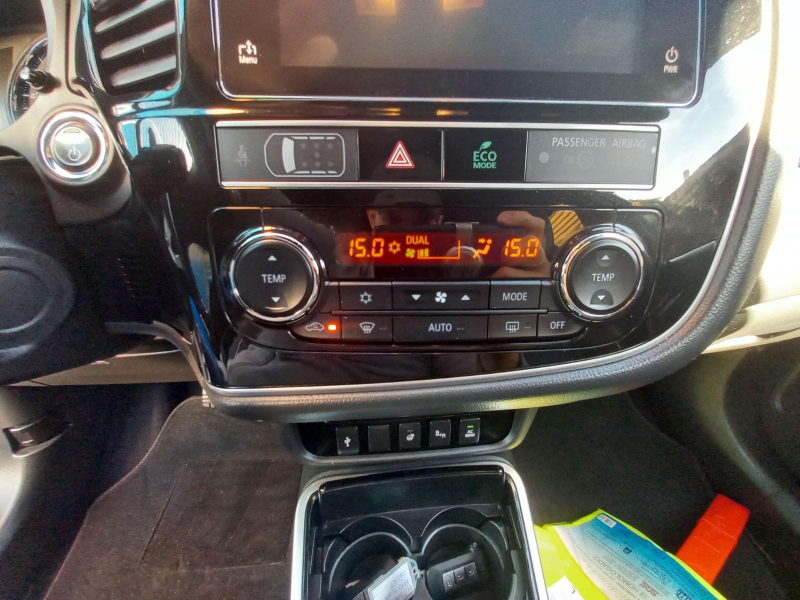 MITSUBISHI OUTLANDER 2.4 PHEV Kaiteki Auto 4WD 20 