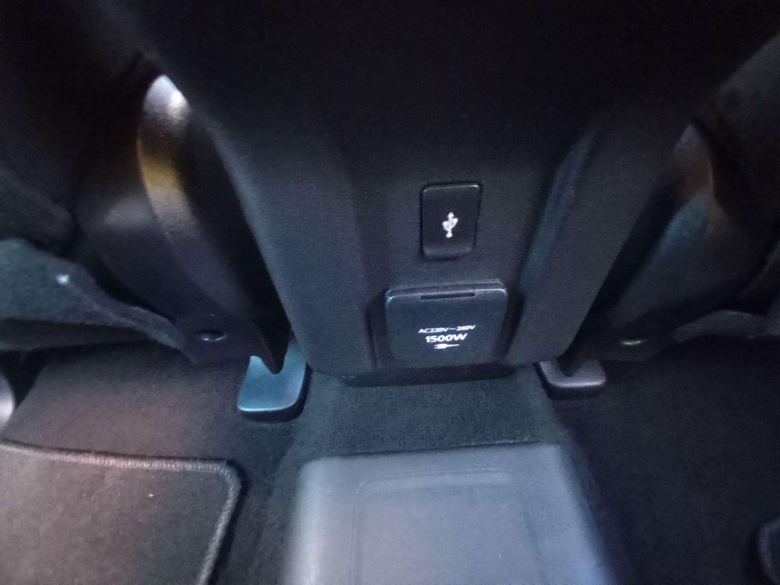 MITSUBISHI OUTLANDER 2.4 PHEV Kaiteki Auto 4WD 26 