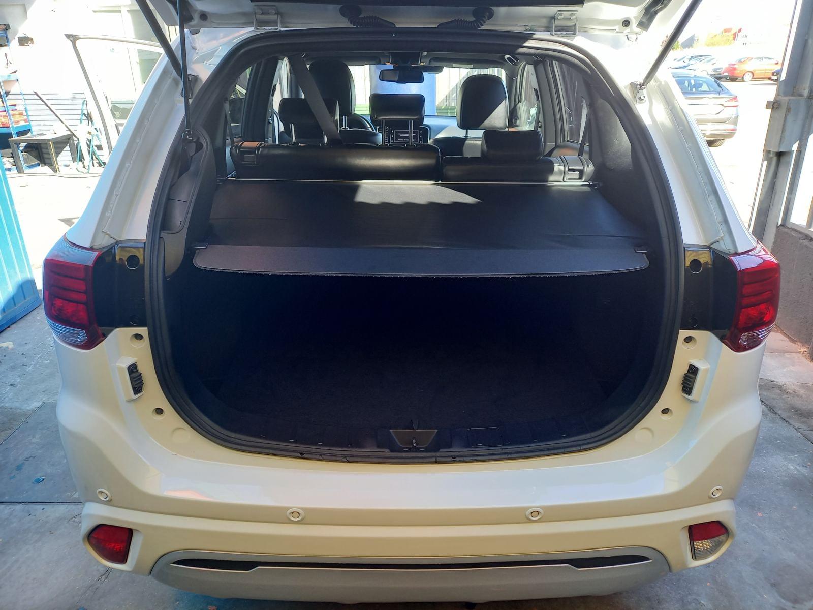 MITSUBISHI OUTLANDER 2.4 PHEV Kaiteki Auto 4WD 29 