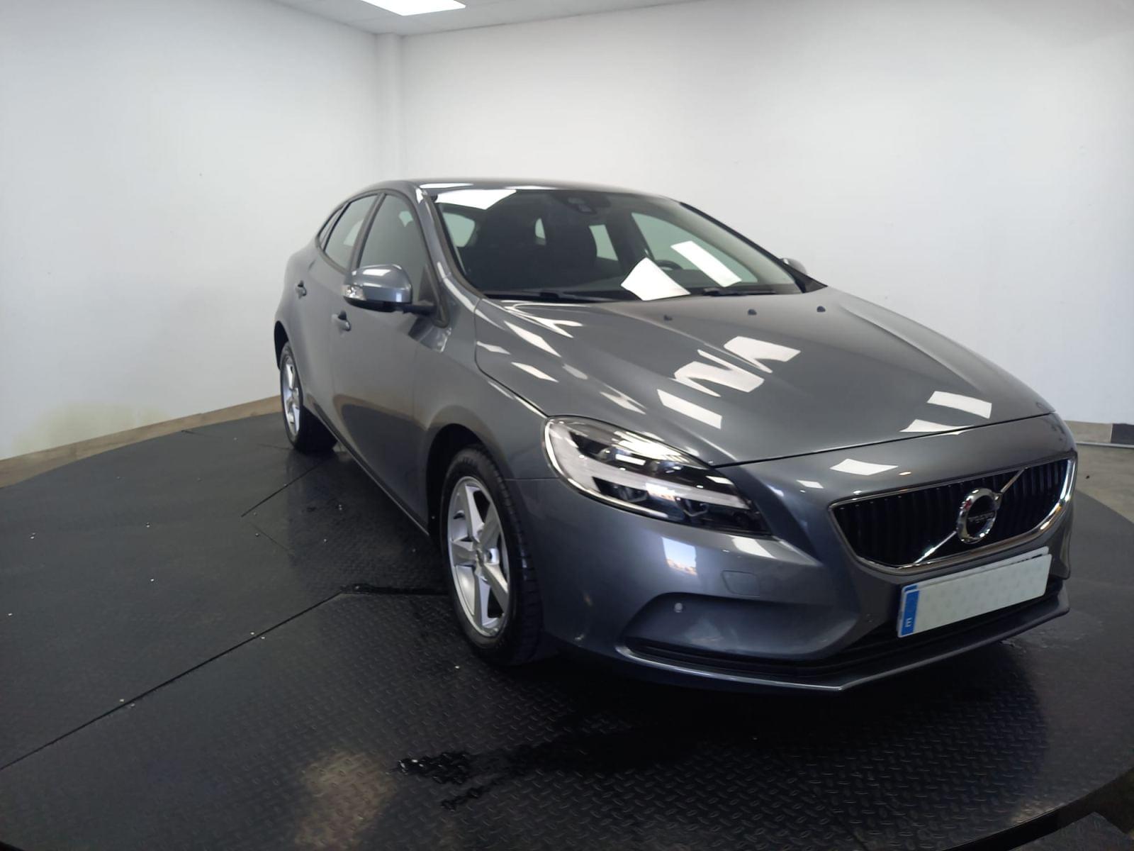 VOLVO V40 1.5 T2 BLACK EDITION GEAR.GPF 2 