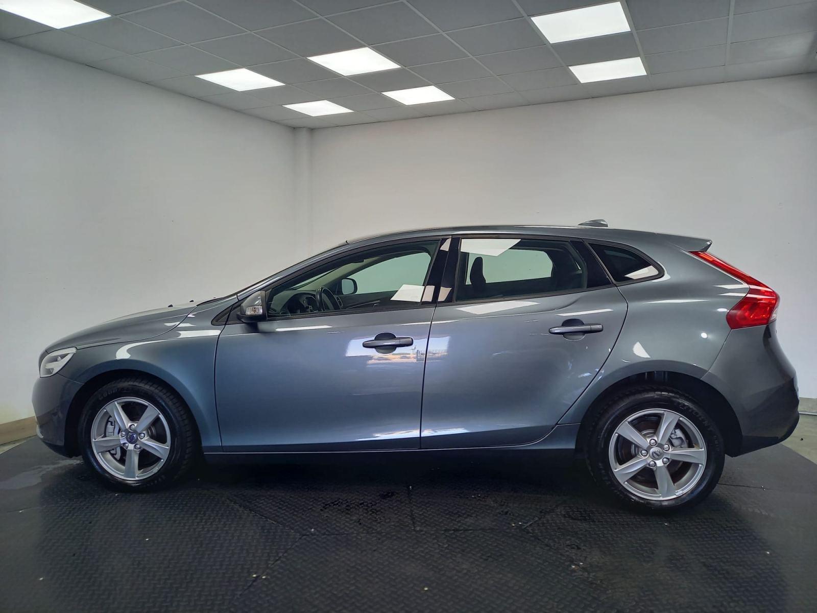 VOLVO V40 1.5 T2 BLACK EDITION GEAR.GPF 3 