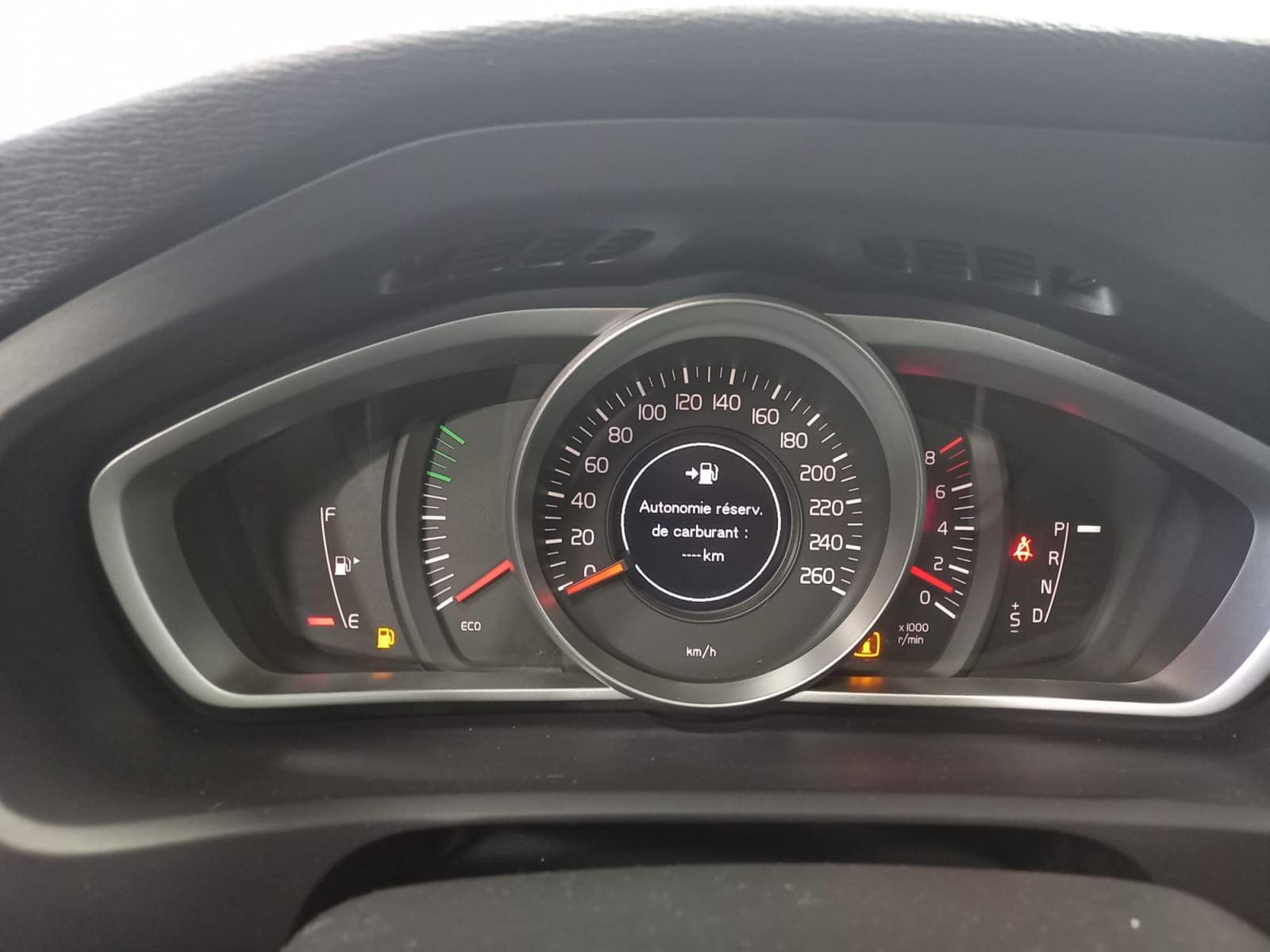 VOLVO V40 1.5 T2 BLACK EDITION GEAR.GPF 12 