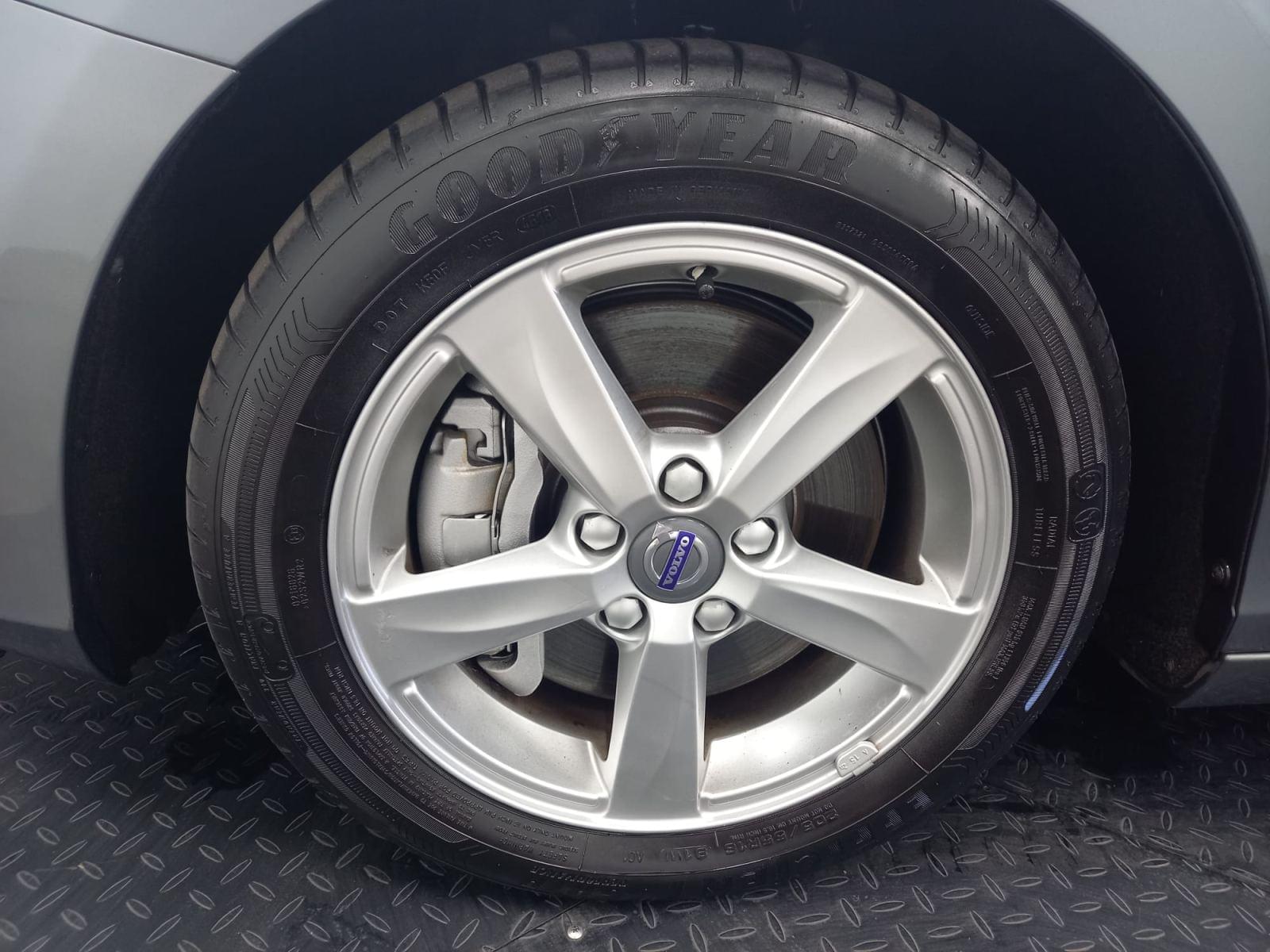 VOLVO V40 1.5 T2 BLACK EDITION GEAR.GPF 20 