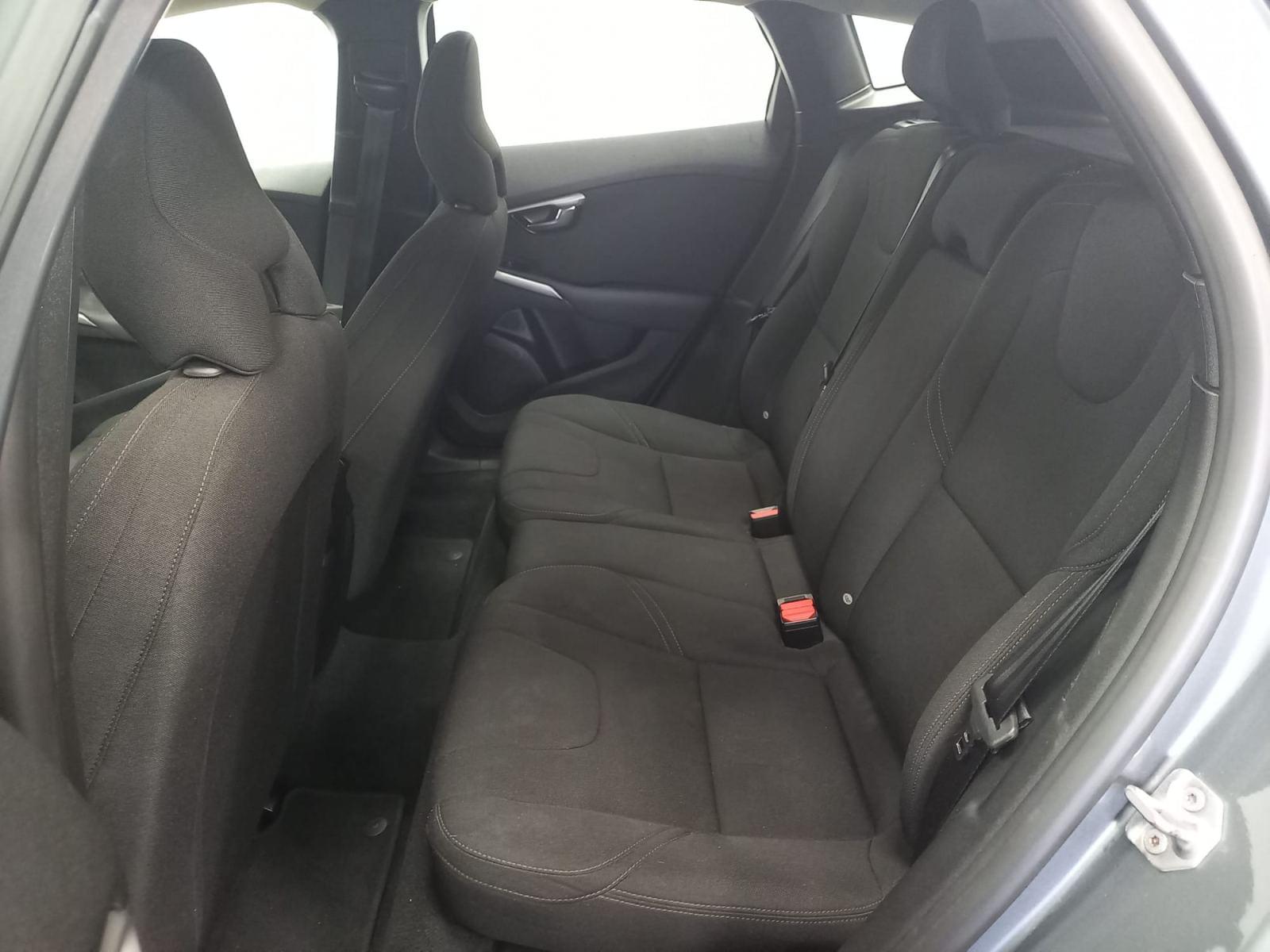 VOLVO V40 1.5 T2 BLACK EDITION GEAR.GPF 24 