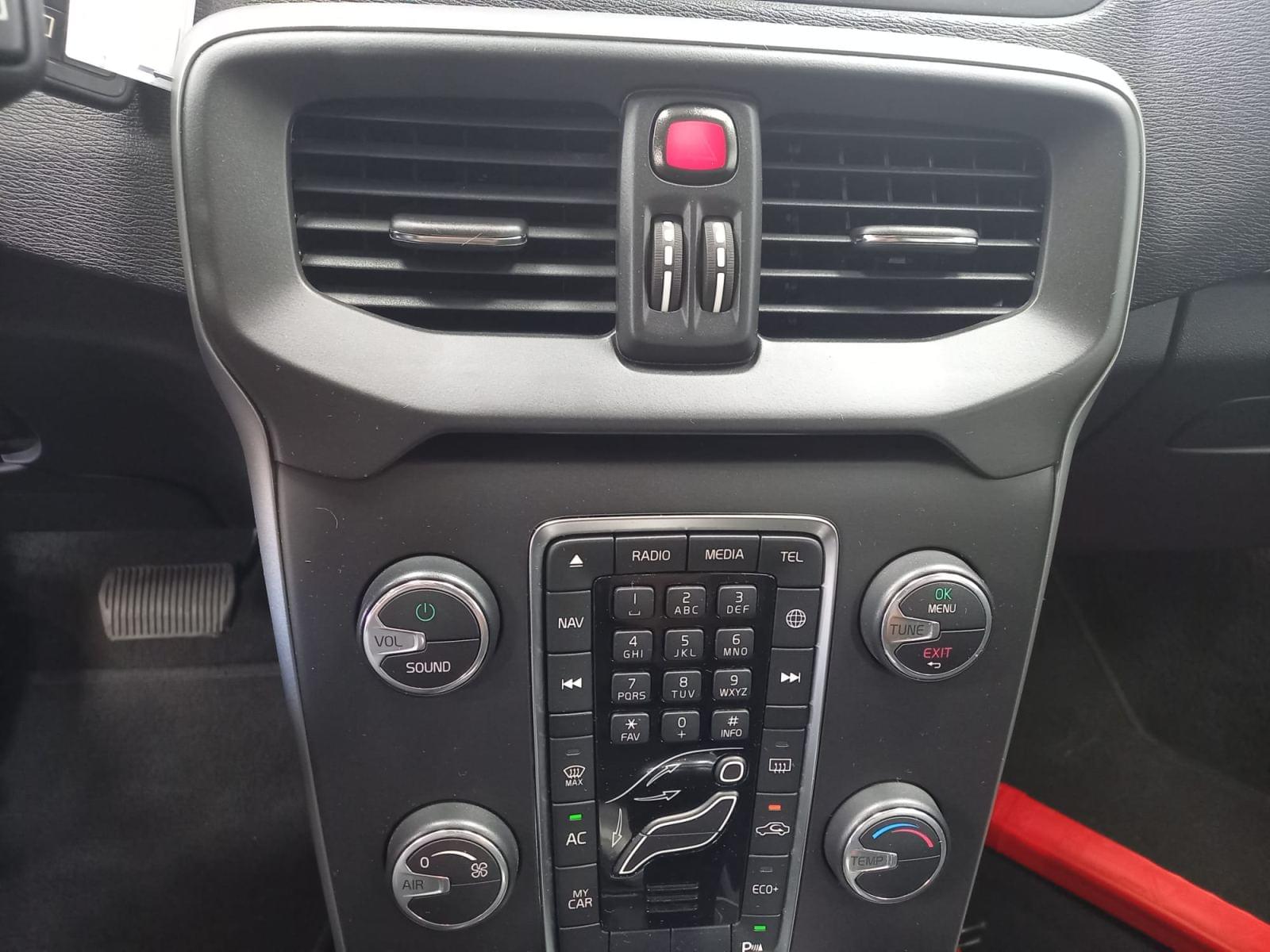 VOLVO V40 1.5 T2 BLACK EDITION GEAR.GPF 28 