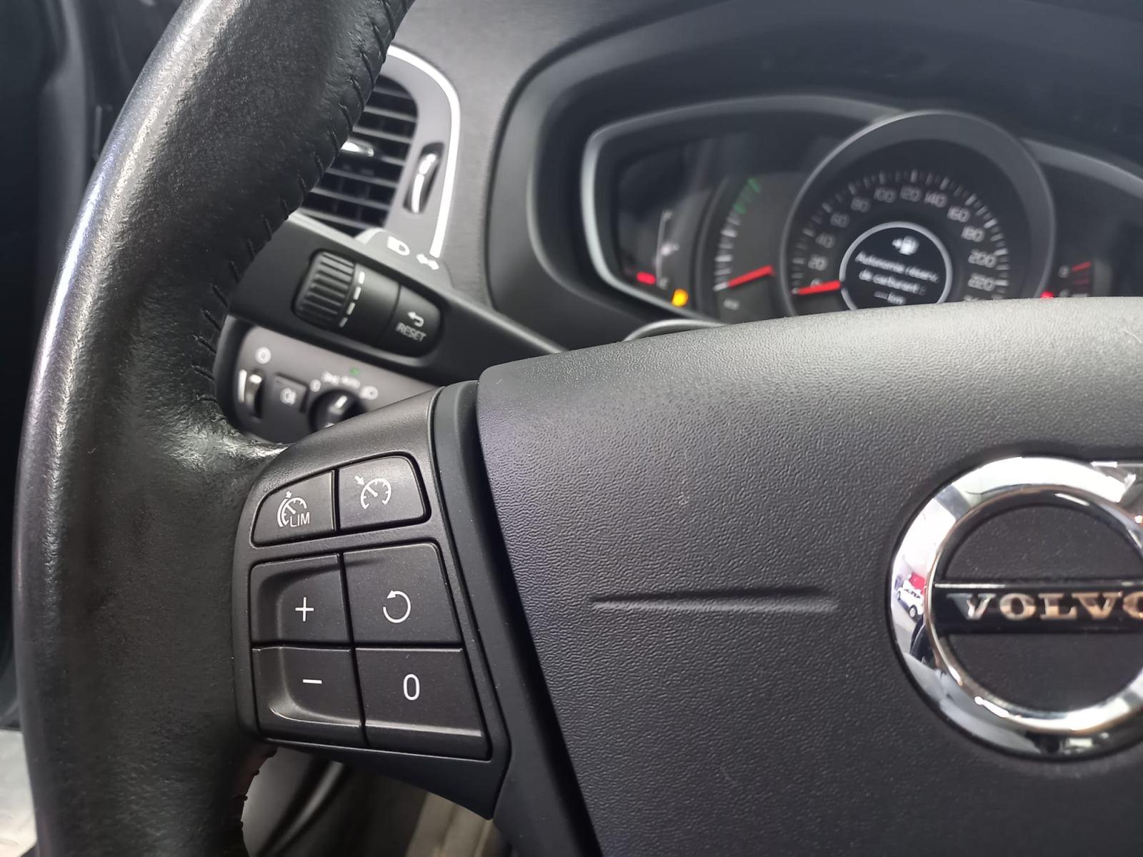 VOLVO V40 1.5 T2 BLACK EDITION GEAR.GPF 30 