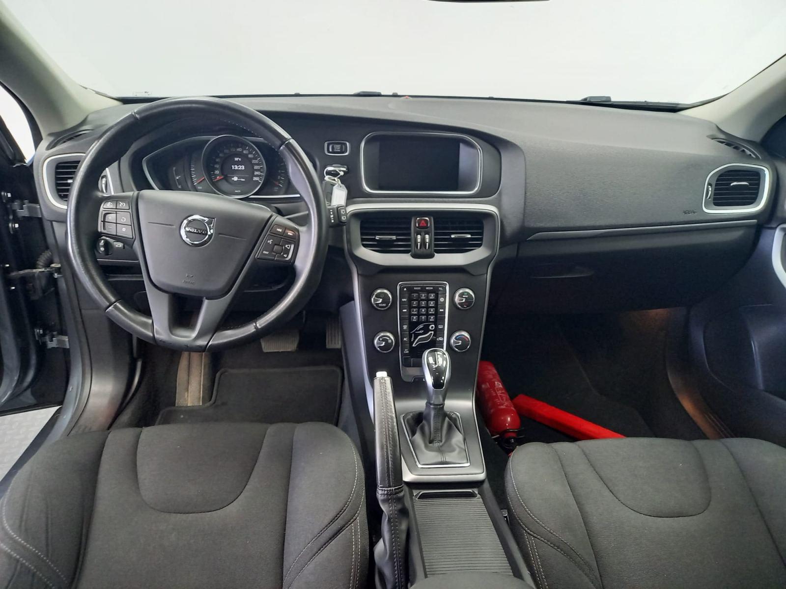 VOLVO V40 1.5 T2 BLACK EDITION GEAR.GPF 31 