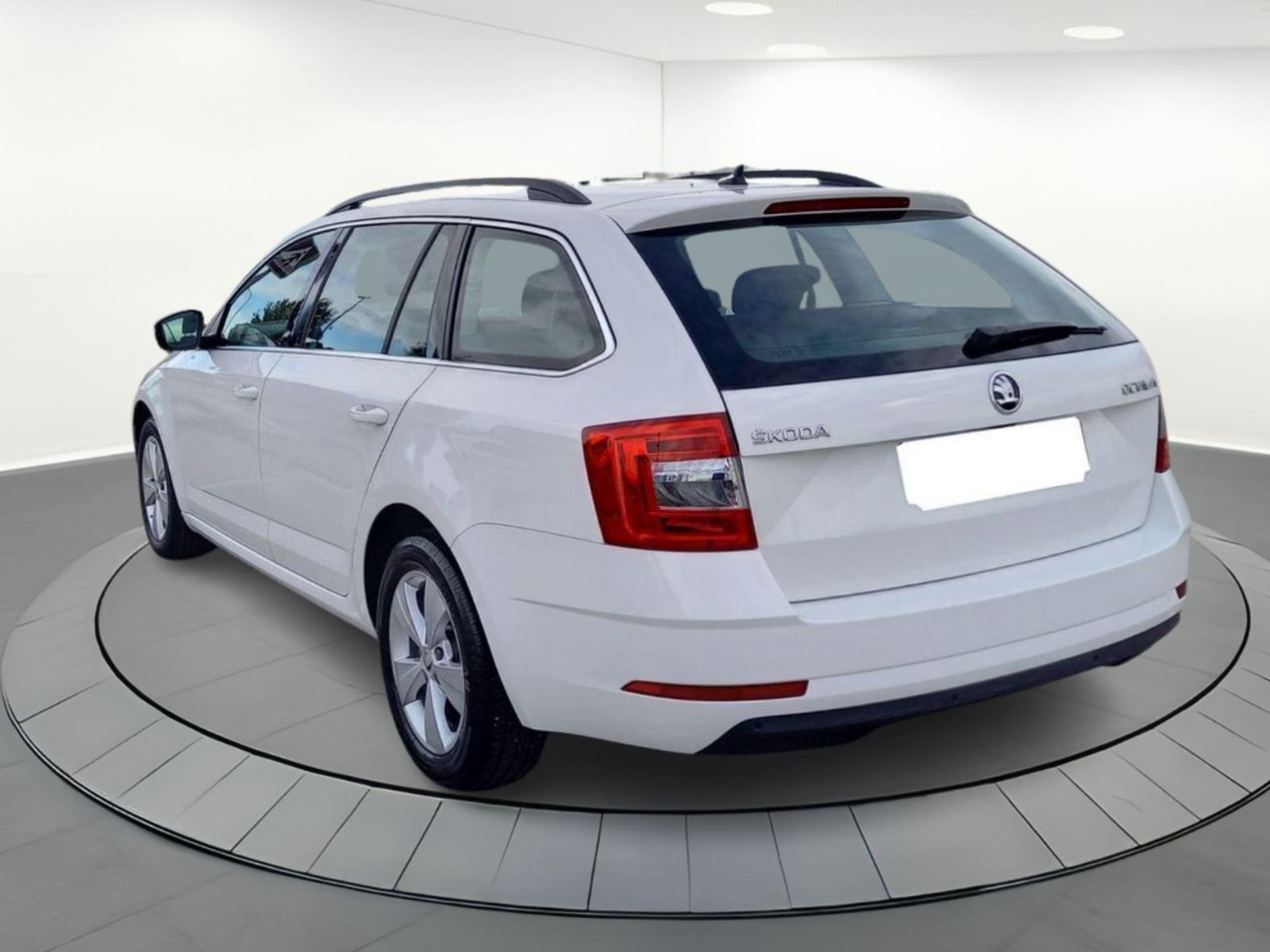 SKODA OCTAVIA Combi 1.6 TDI CR 85KW (115CV) Ambition 6 