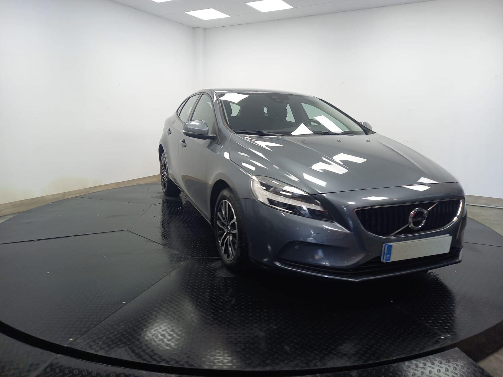 VOLVO V40 2.0 D2 MOMENTUM GEARTRONIC AUT 2 