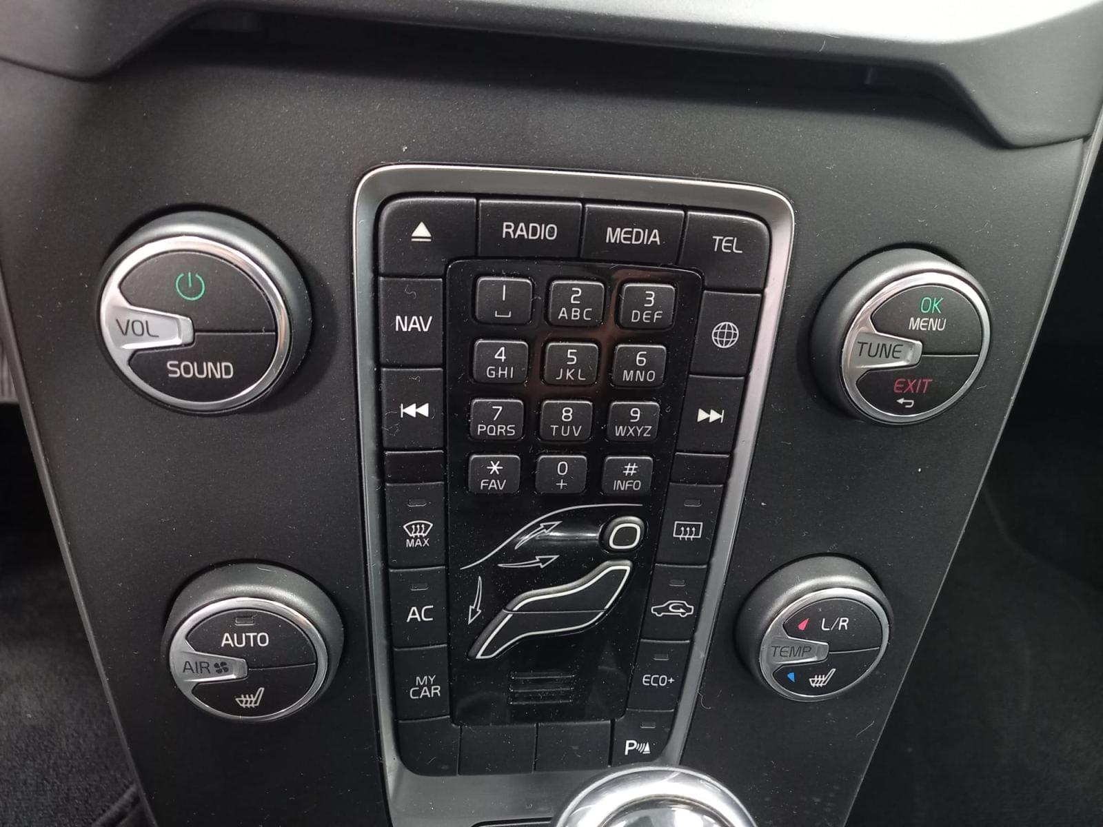 VOLVO V40 2.0 D2 MOMENTUM GEARTRONIC AUT 9 
