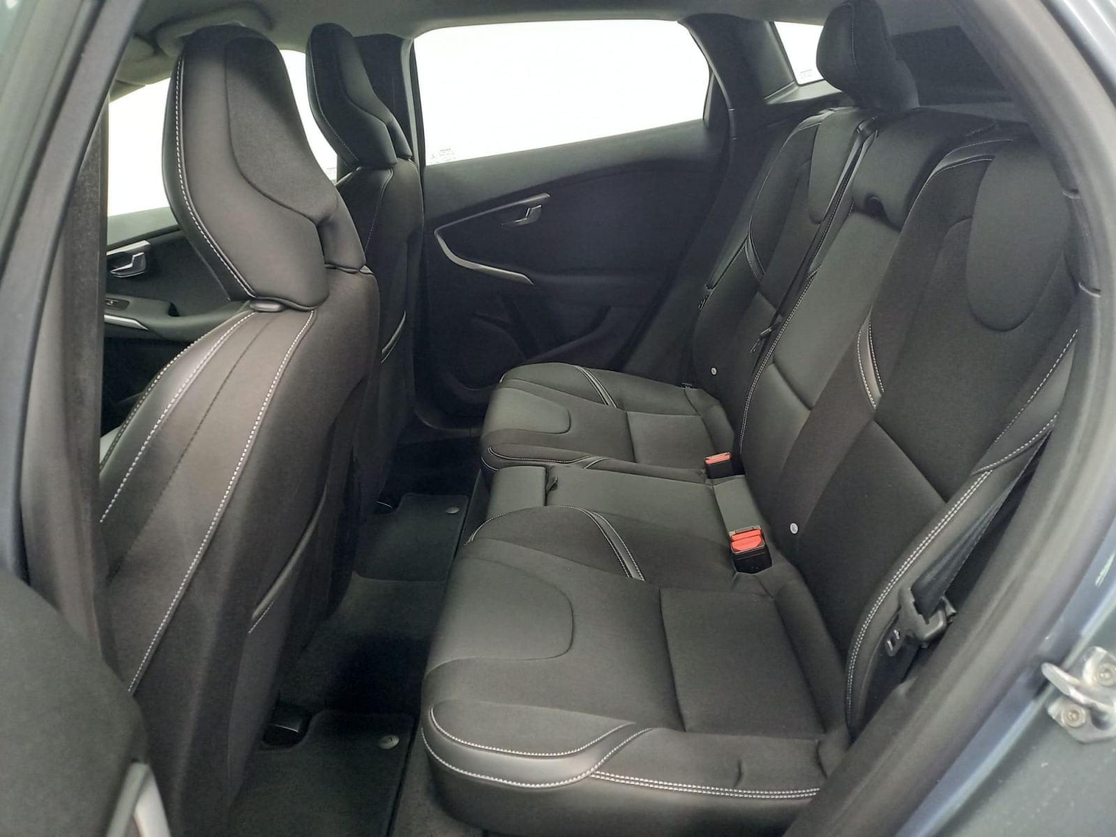 VOLVO V40 2.0 D2 MOMENTUM GEARTRONIC AUT 21 