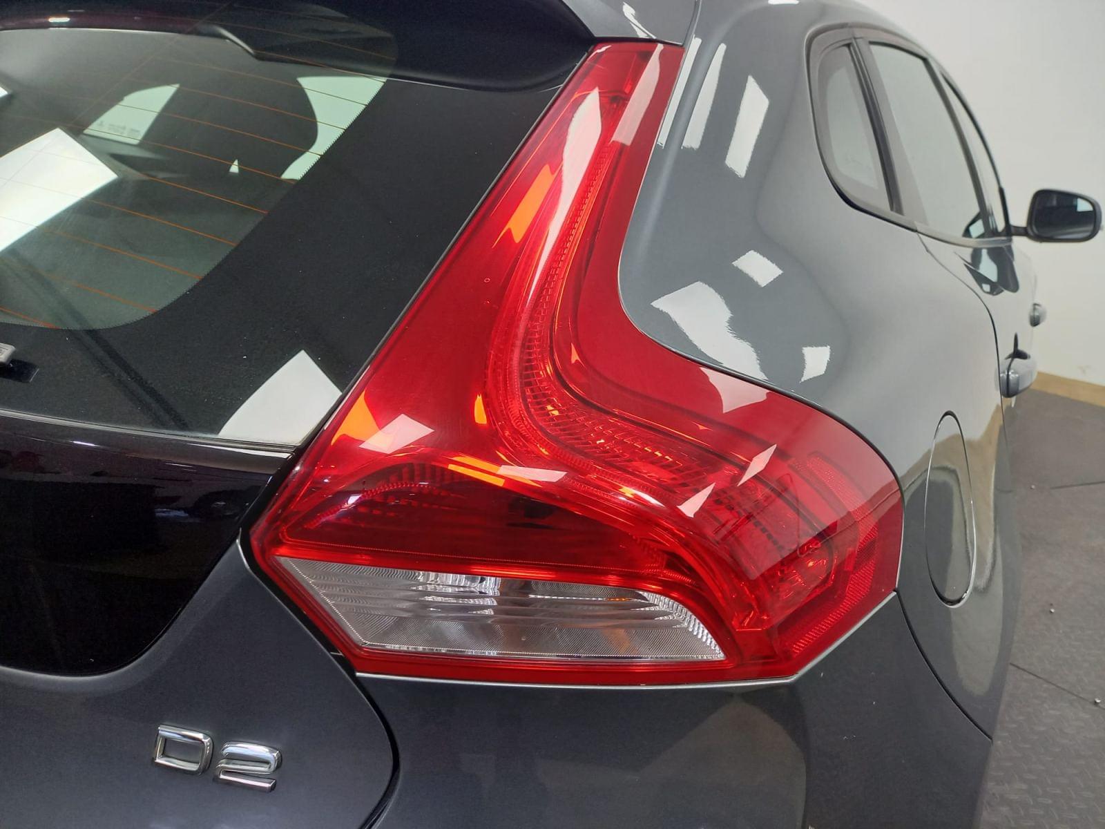VOLVO V40 2.0 D2 MOMENTUM GEARTRONIC AUT 23 