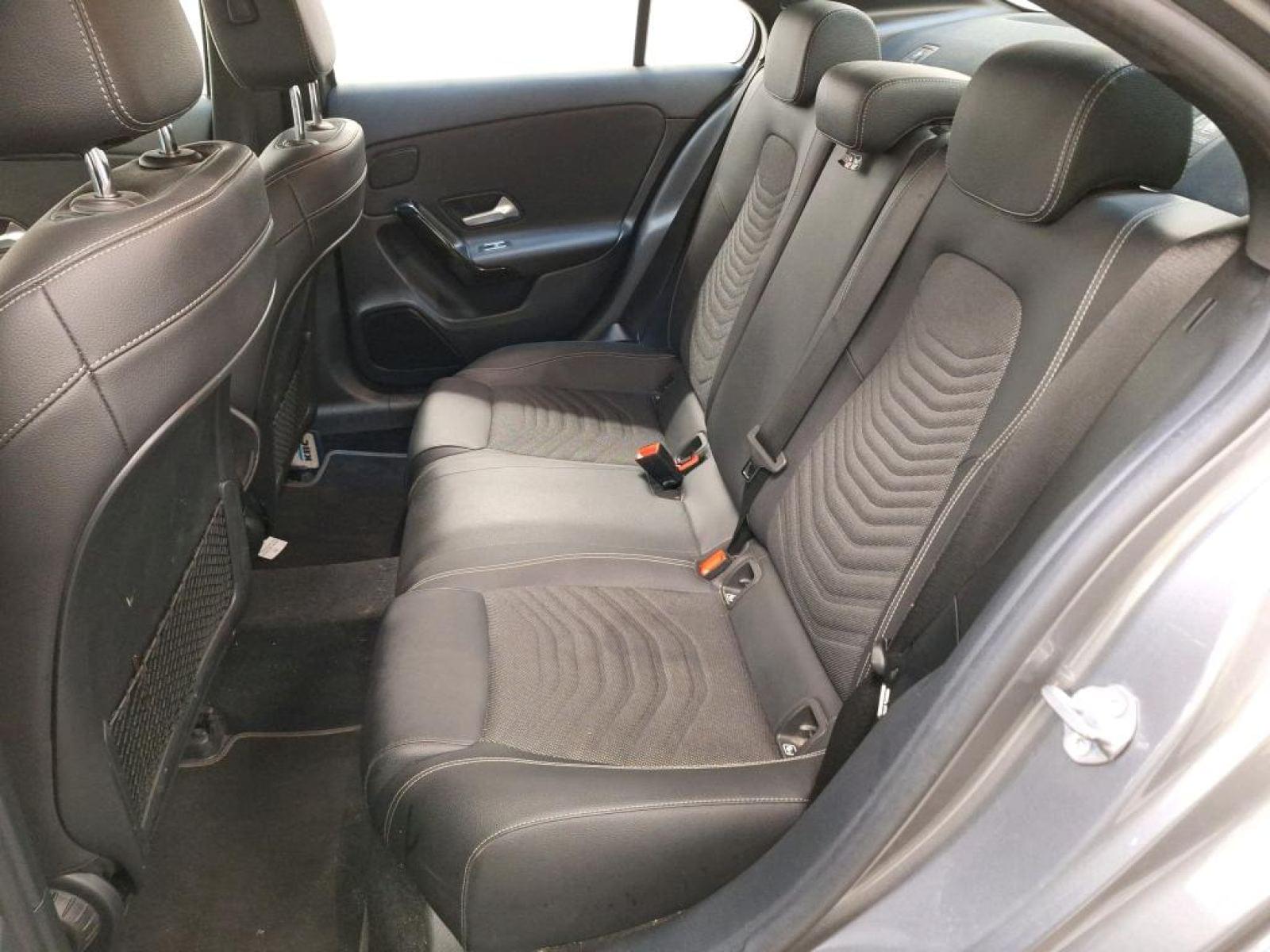 MERCEDES CLASE A SEDAN A180 6 