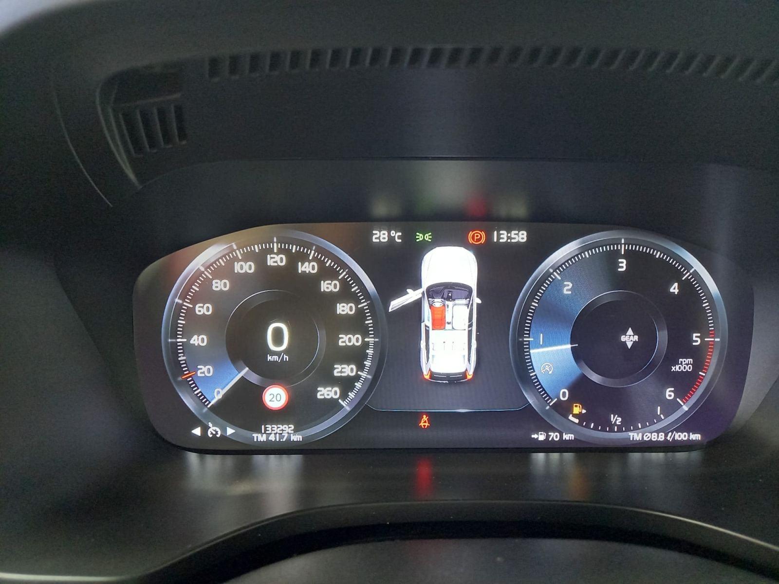 VOLVO XC60 2.0 D3 MOMENTUM PRO ADBLUE 14 