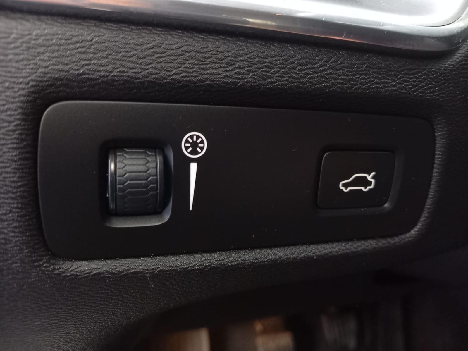 VOLVO XC60 2.0 D3 MOMENTUM PRO ADBLUE 18 
