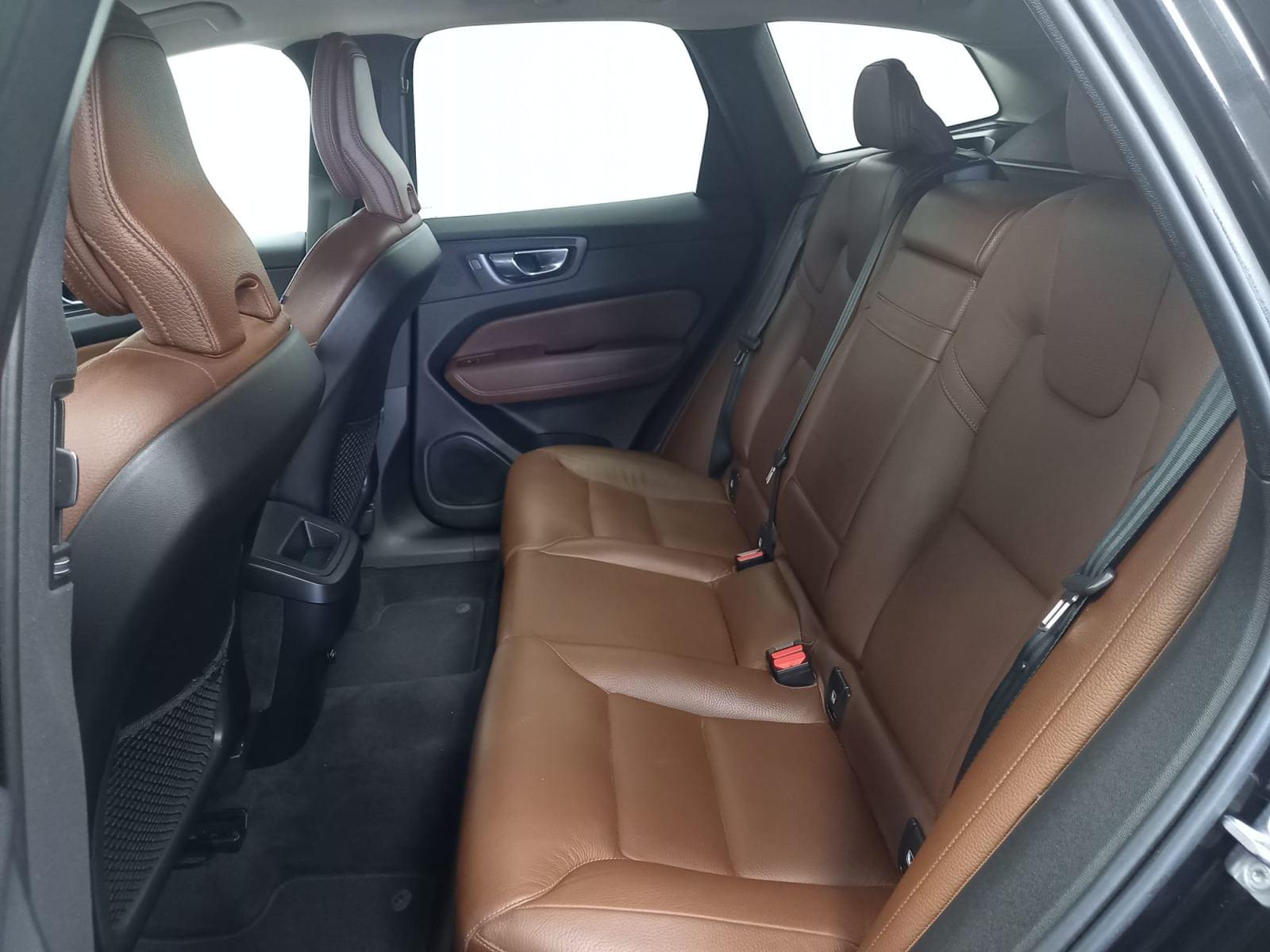 VOLVO XC60 2.0 D3 MOMENTUM PRO ADBLUE 21 