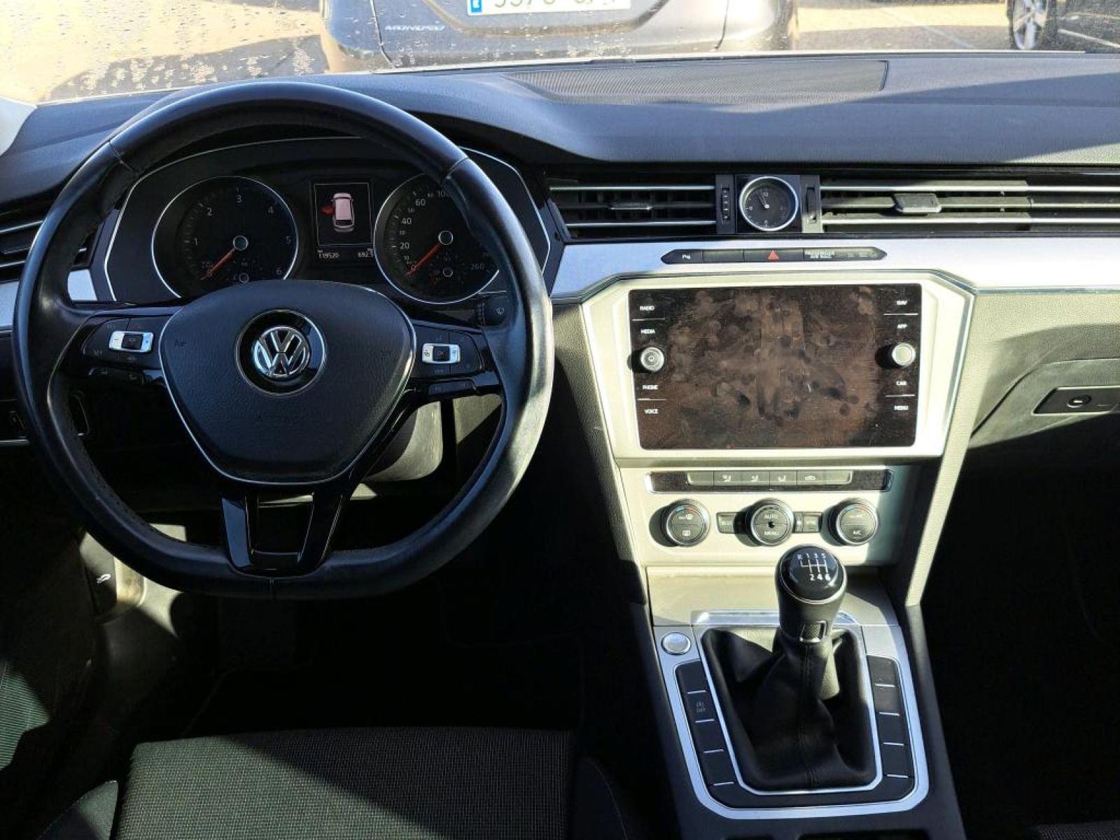 VOLKSWAGEN PASSAT Advance 2.0 TDI 110 kw (150cv) Variant 4 