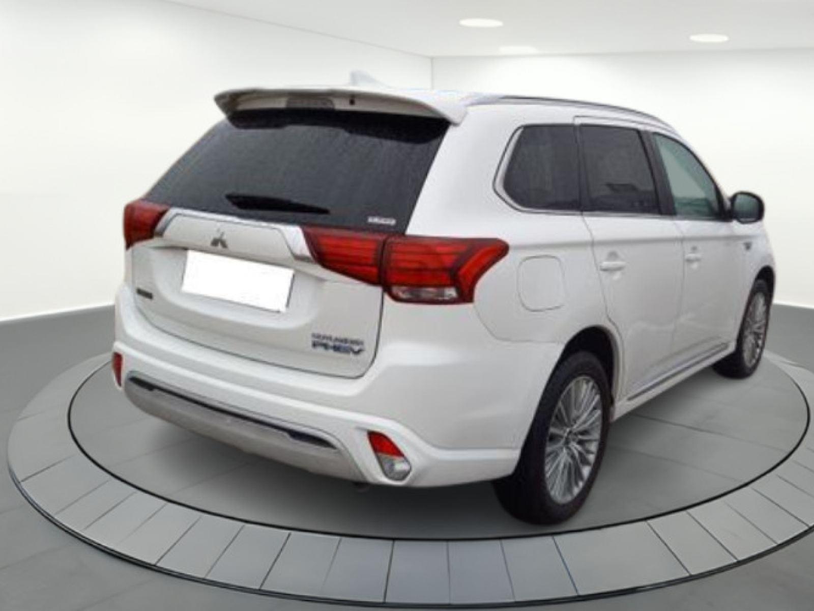 MITSUBISHI OUTLANDER 2.4 PHEV MOTION AUTO 4WD 4 