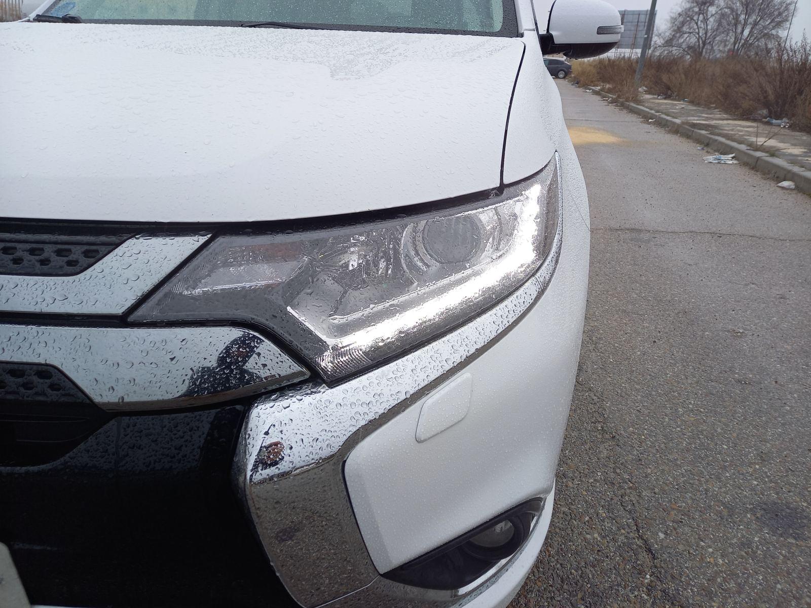 MITSUBISHI OUTLANDER 2.4 PHEV MOTION AUTO 4WD 8 