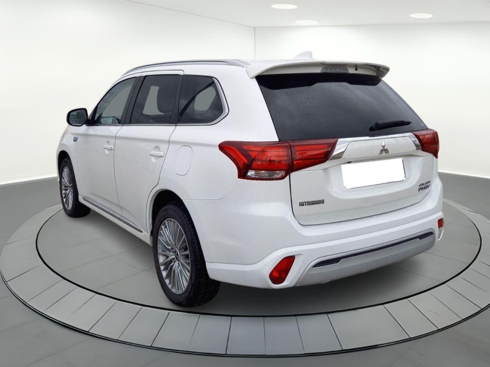 MITSUBISHI OUTLANDER 2.4 PHEV MOTION AUTO 4WD 6 