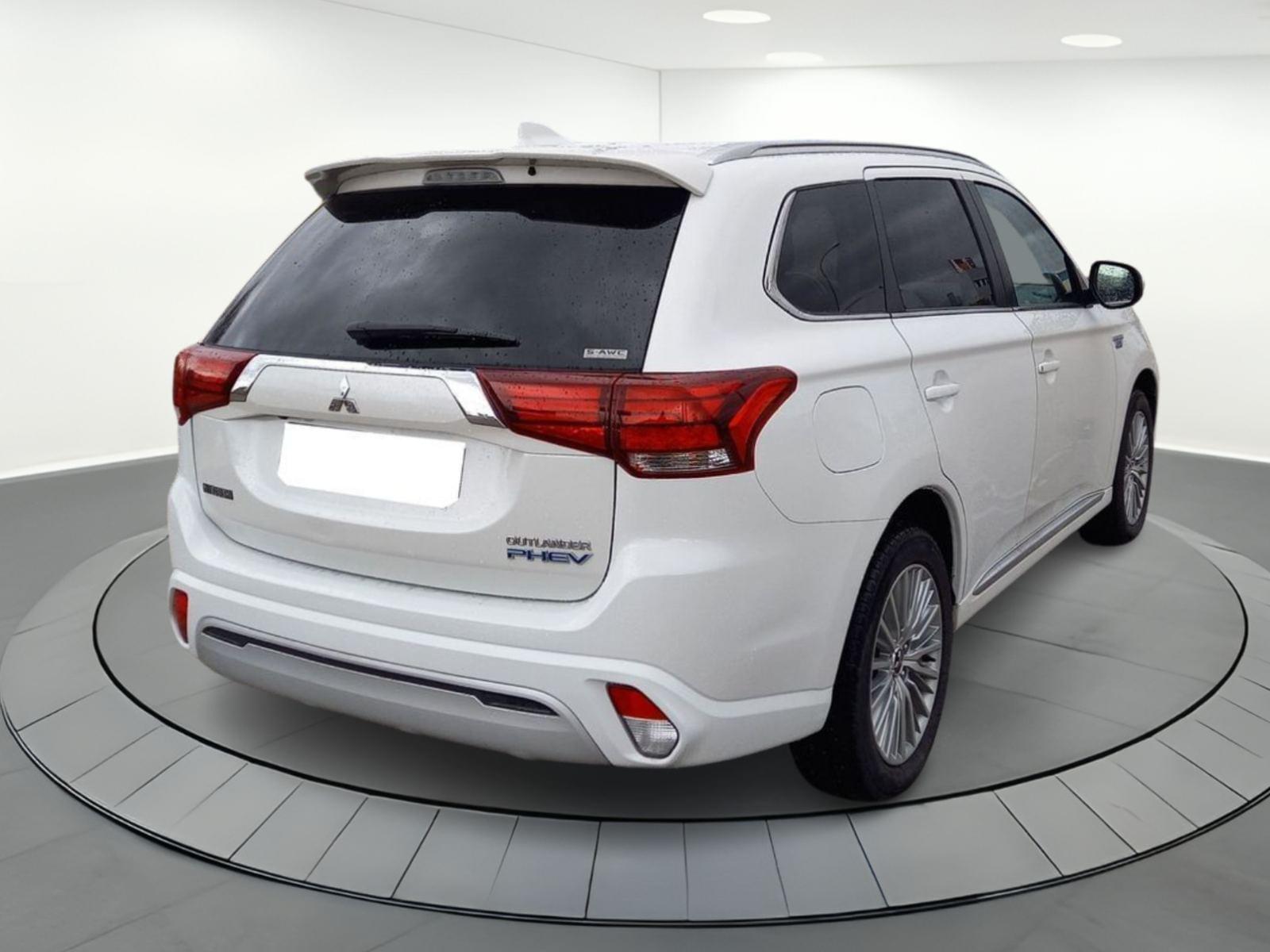 MITSUBISHI OUTLANDER 2.4 PHEV MOTION AUTO 4WD 4 