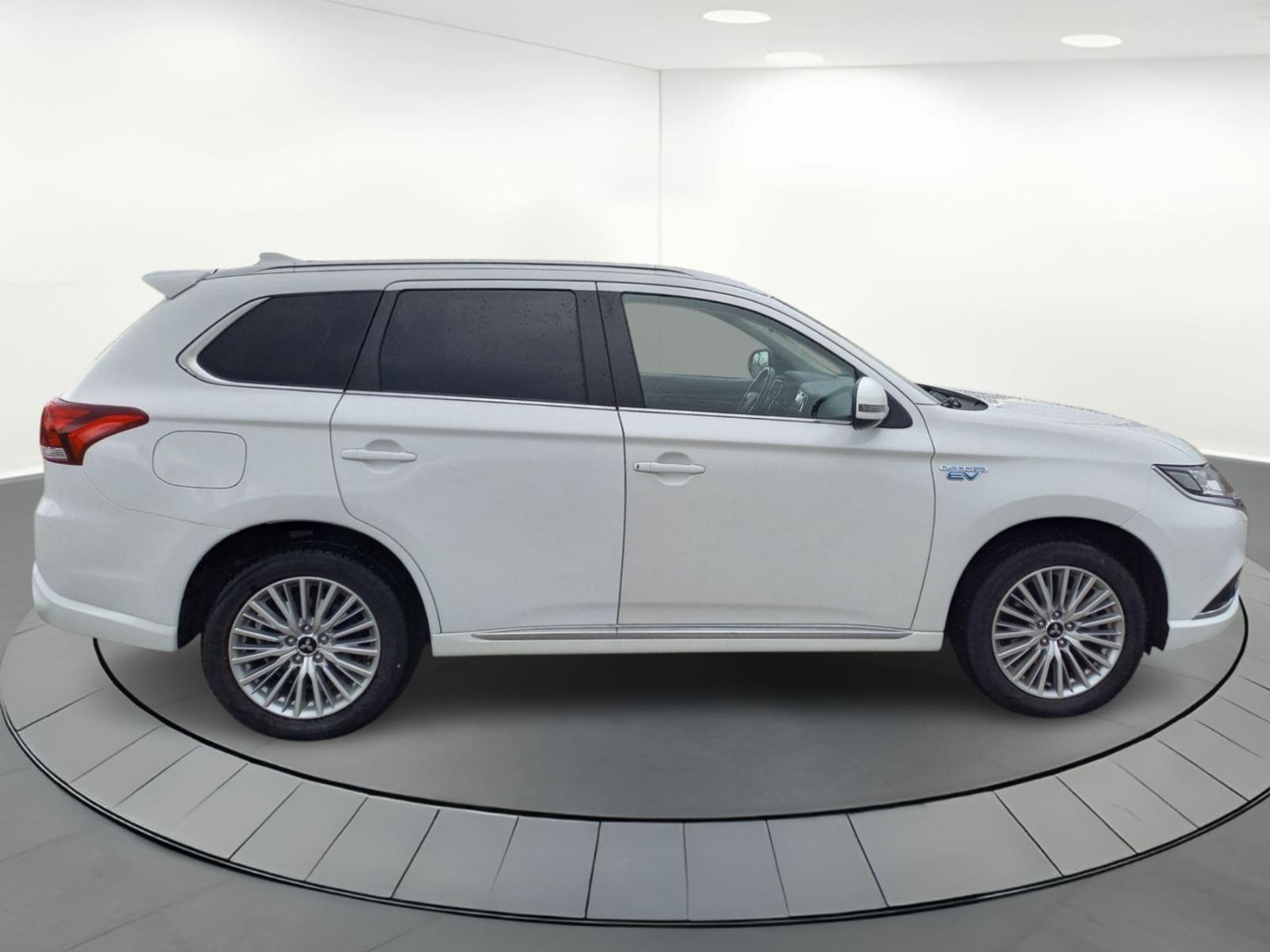 MITSUBISHI OUTLANDER 2.4 PHEV MOTION AUTO 4WD 7 