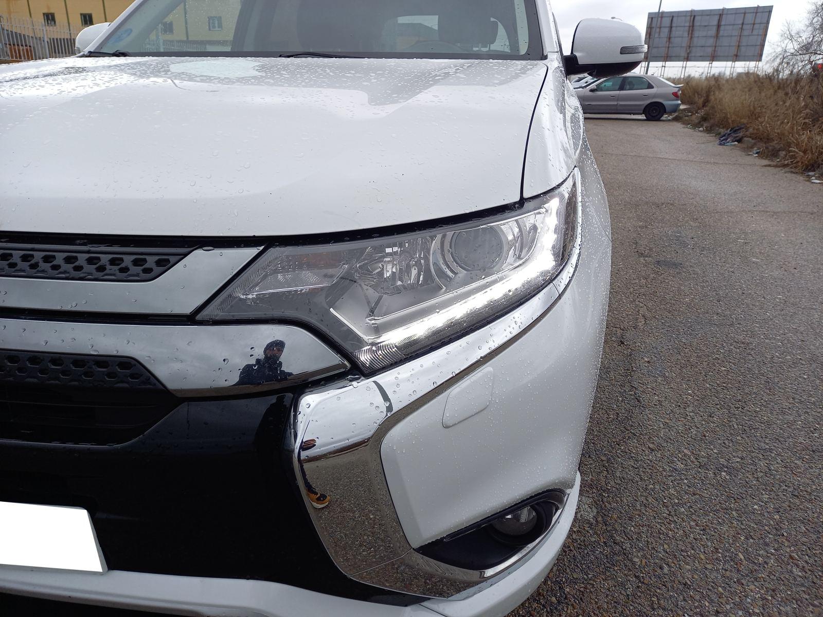 MITSUBISHI OUTLANDER 2.4 PHEV MOTION AUTO 4WD 8 