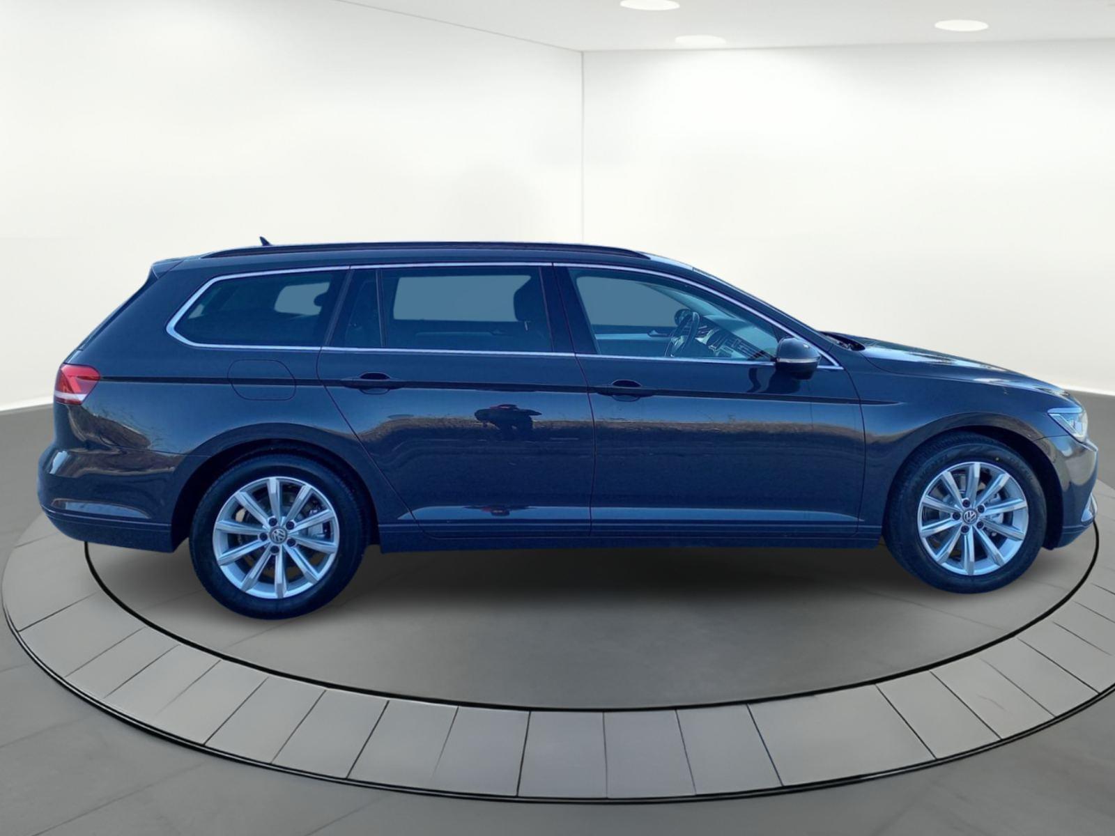 VOLKSWAGEN PASSAT Advance 2.0 Tdi 110 kw (150cv) Variant 7 