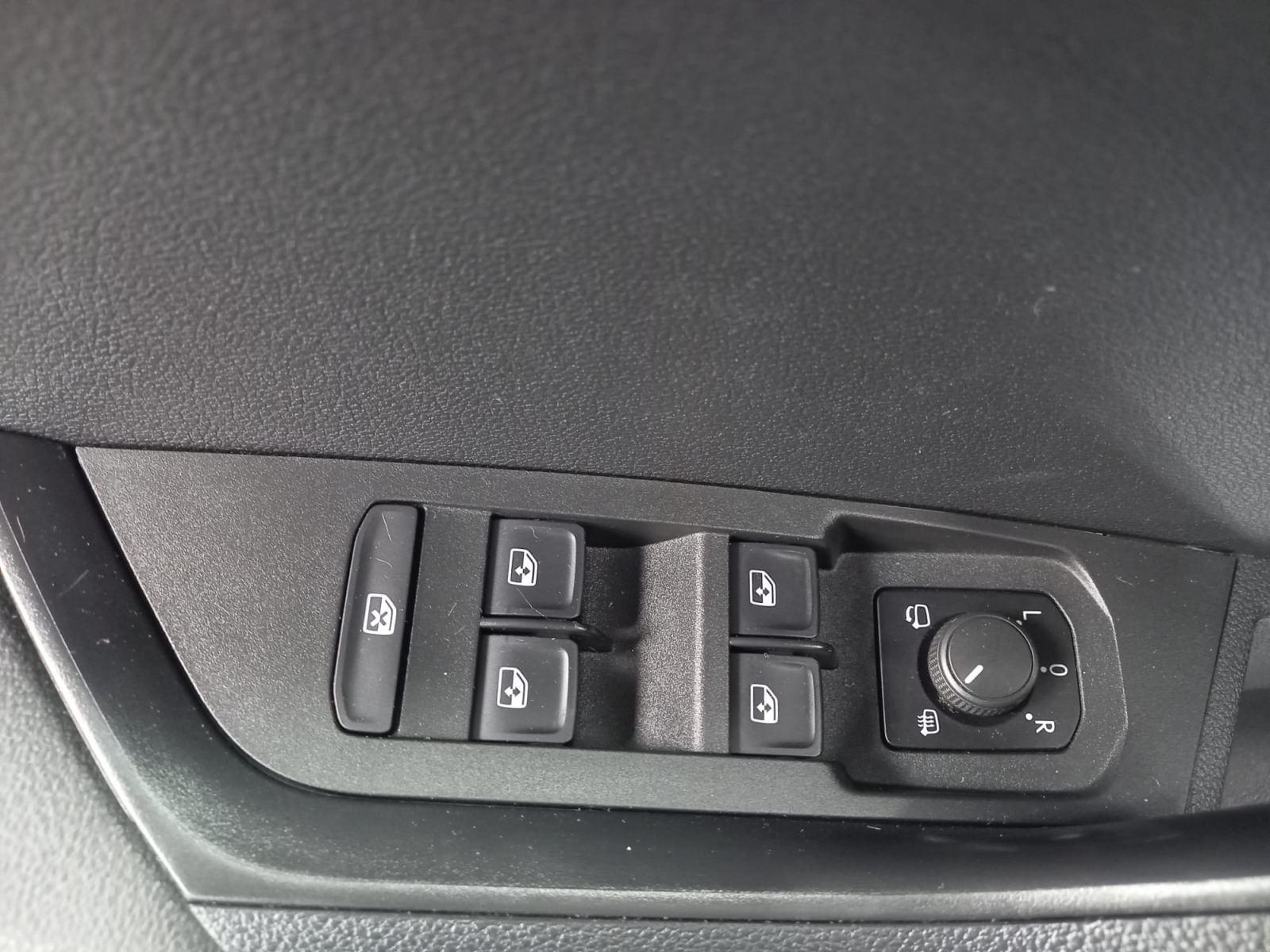 SKODA KAROQ 1.6 CR TDI SCRAMBITION 27