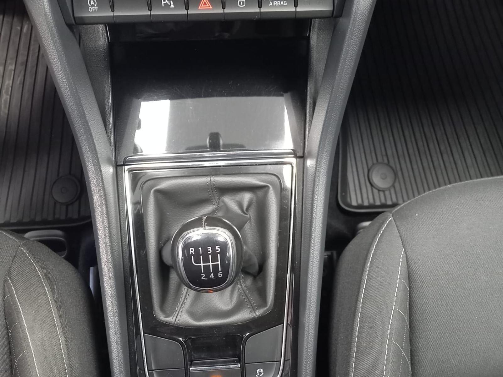 SKODA KAROQ 1.6 CR TDI SCRAMBITION 32