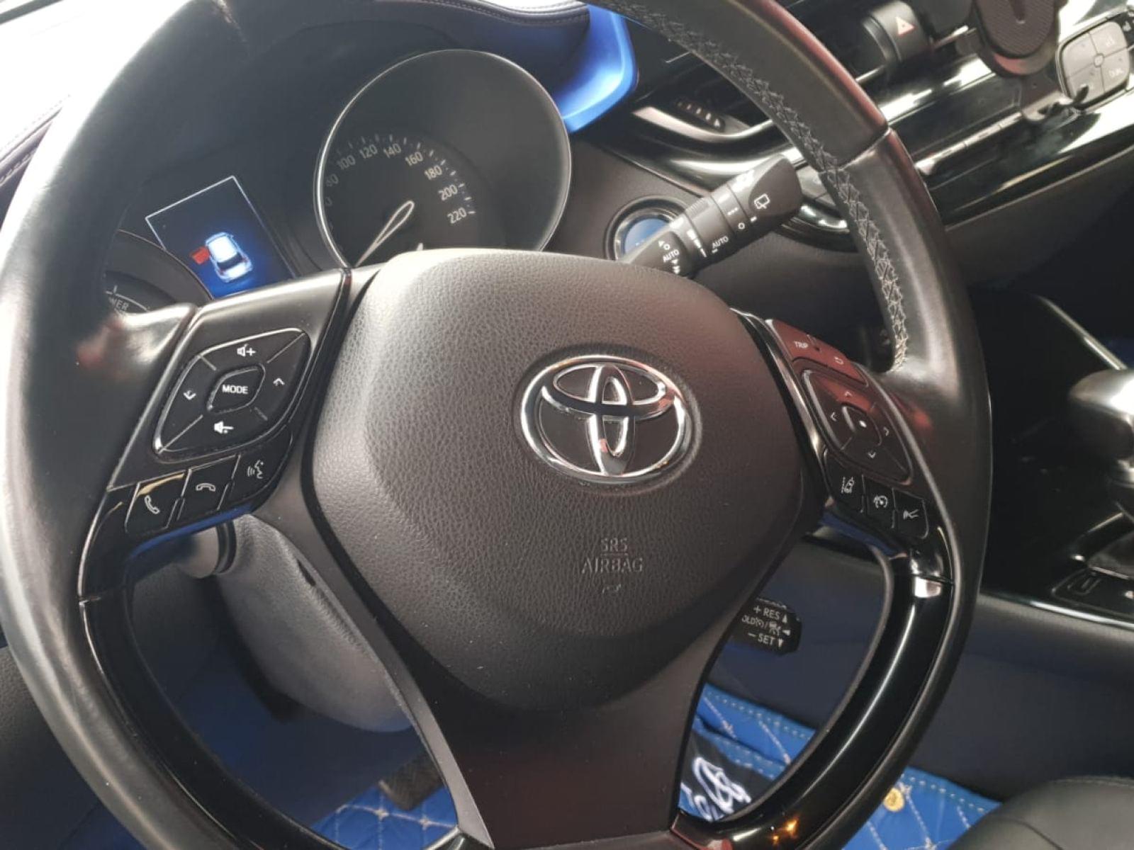 TOYOTA C-HR 1.8 HYBRID 8 