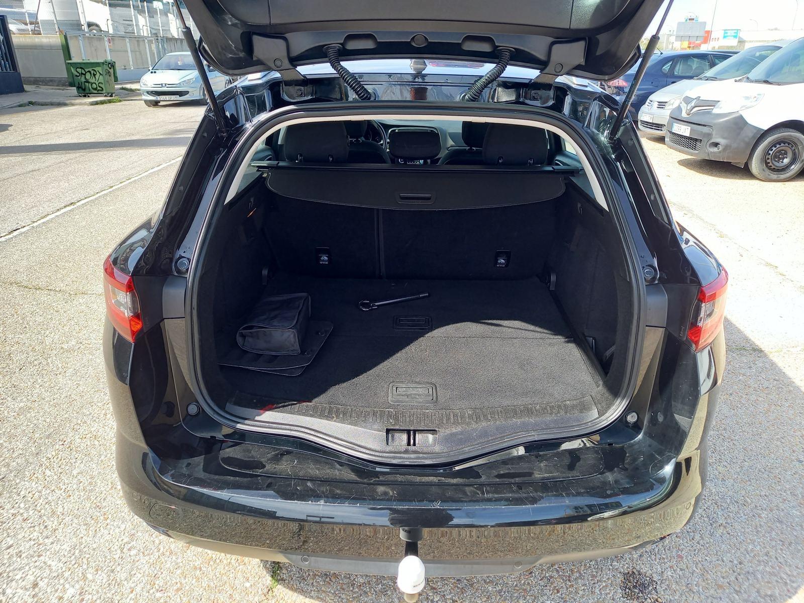 RENAULT MéGANE GRAND TOUR 1.5 BLUE DCI CORPORATE EDITIO 29 