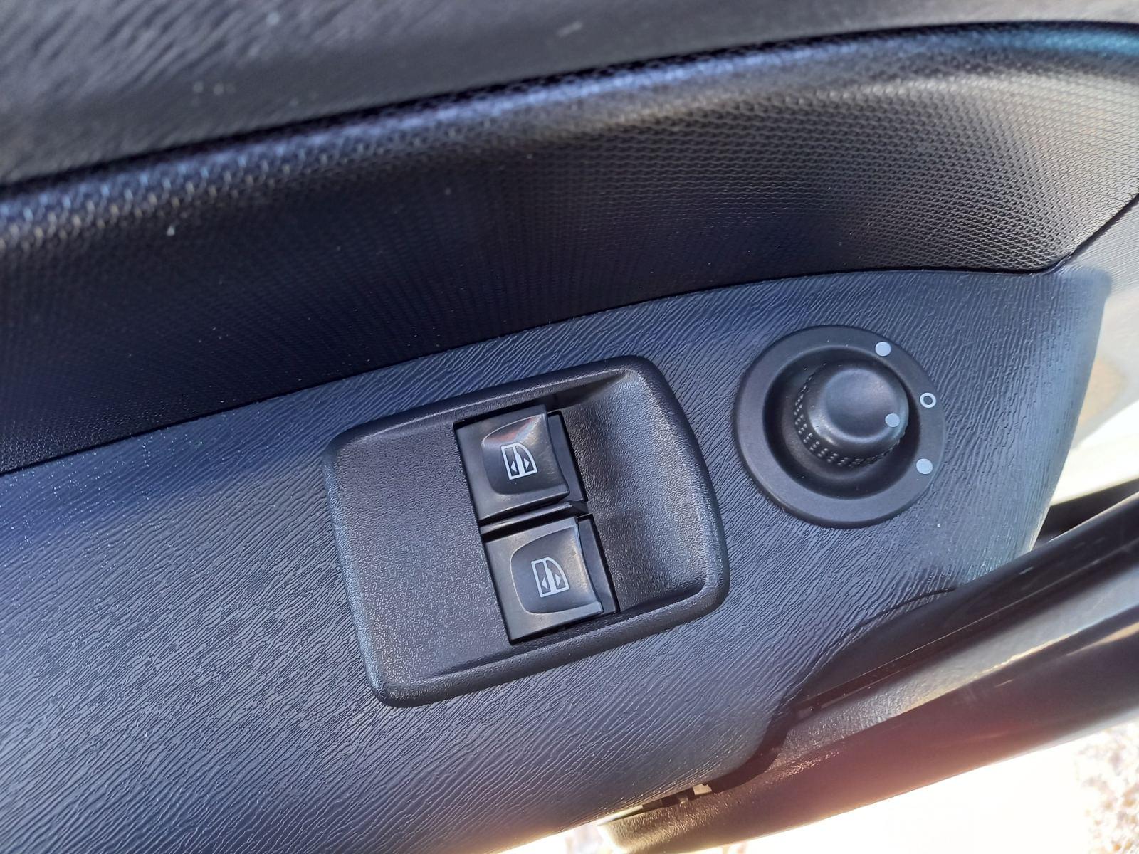 RENAULT KANGOO FURGON EXPRESS MAXI 1.5 Blue 95CV Grand Confort 9 