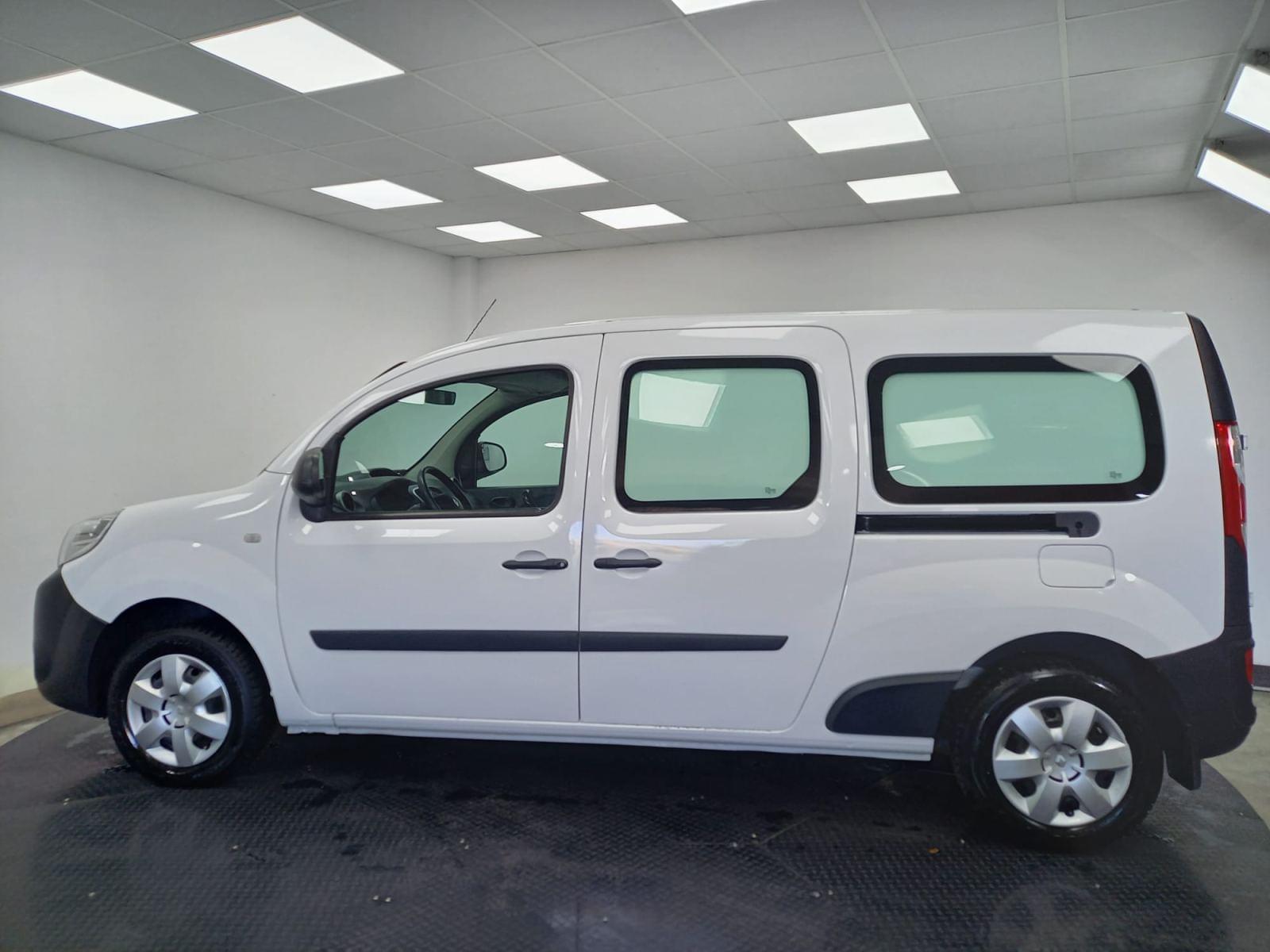 RENAULT KANGOO FURGON MAXI EXPRESS MAXI 1.5 Blue d Grand Confort 7 