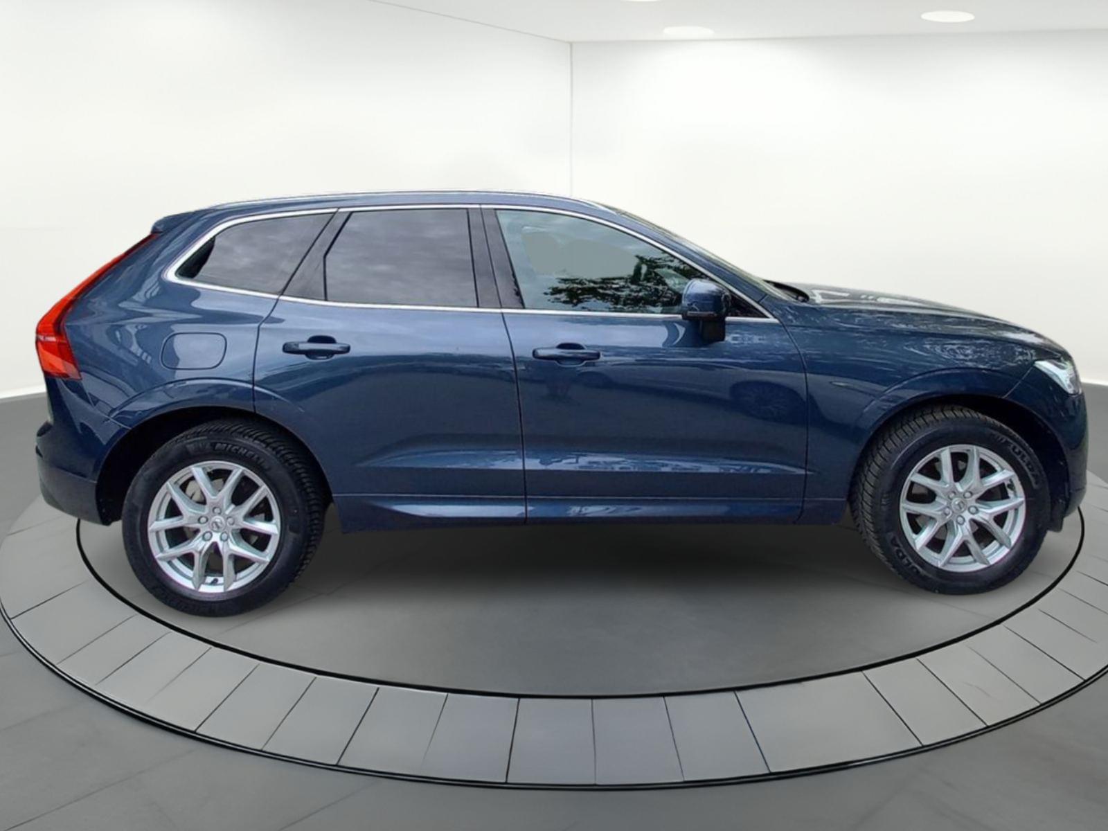 VOLVO XC60 2.0 D3 MOMENTUM ADBLUE (EU6D-T) 7 