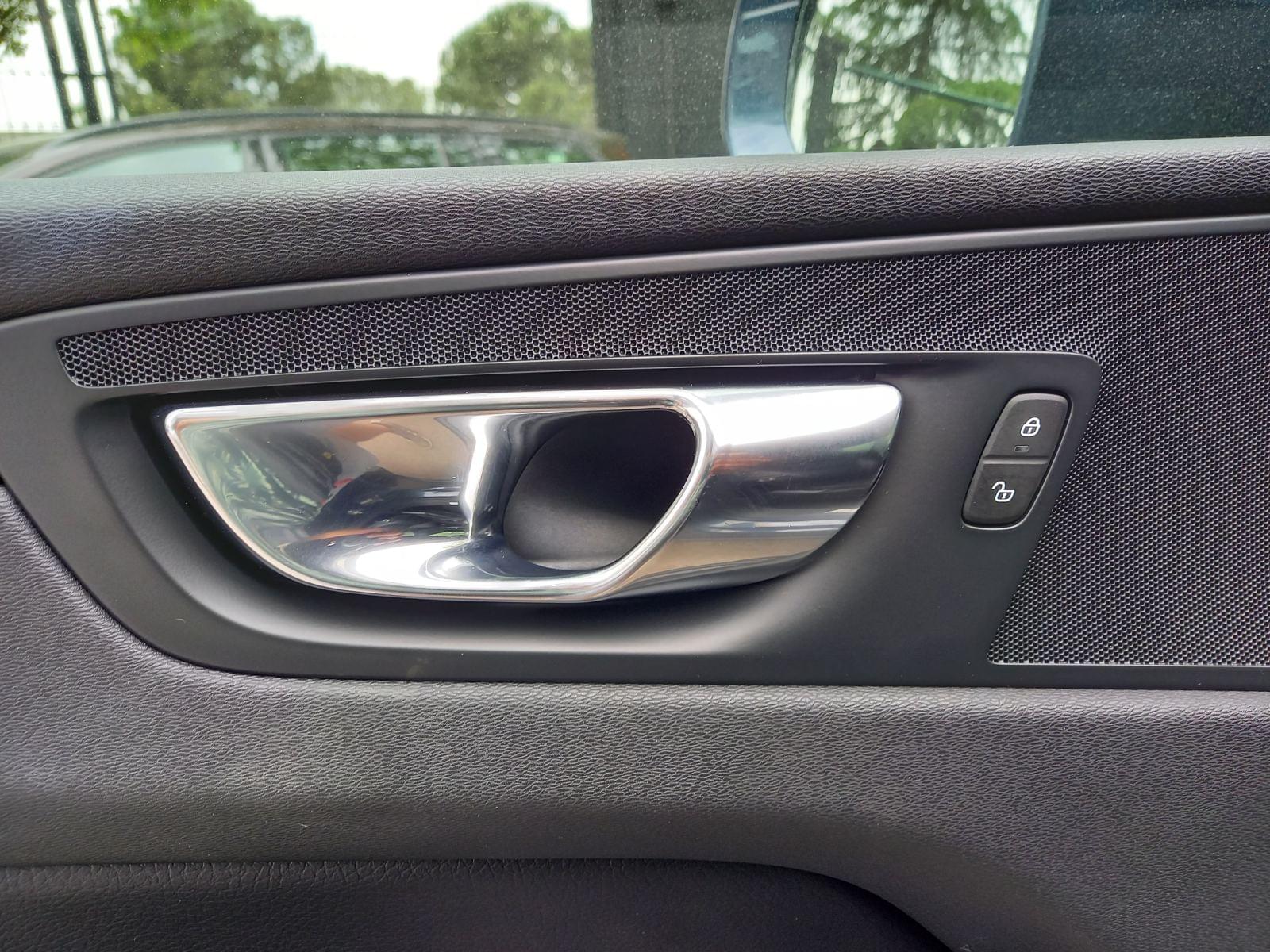 VOLVO XC60 2.0 D3 MOMENTUM ADBLUE (EU6D-T) 11 