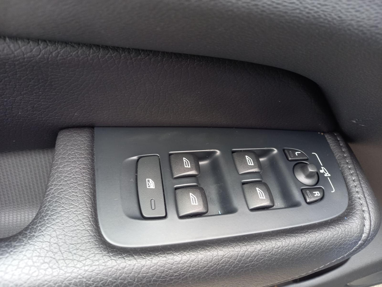 VOLVO XC60 2.0 D3 MOMENTUM ADBLUE (EU6D-T) 12 