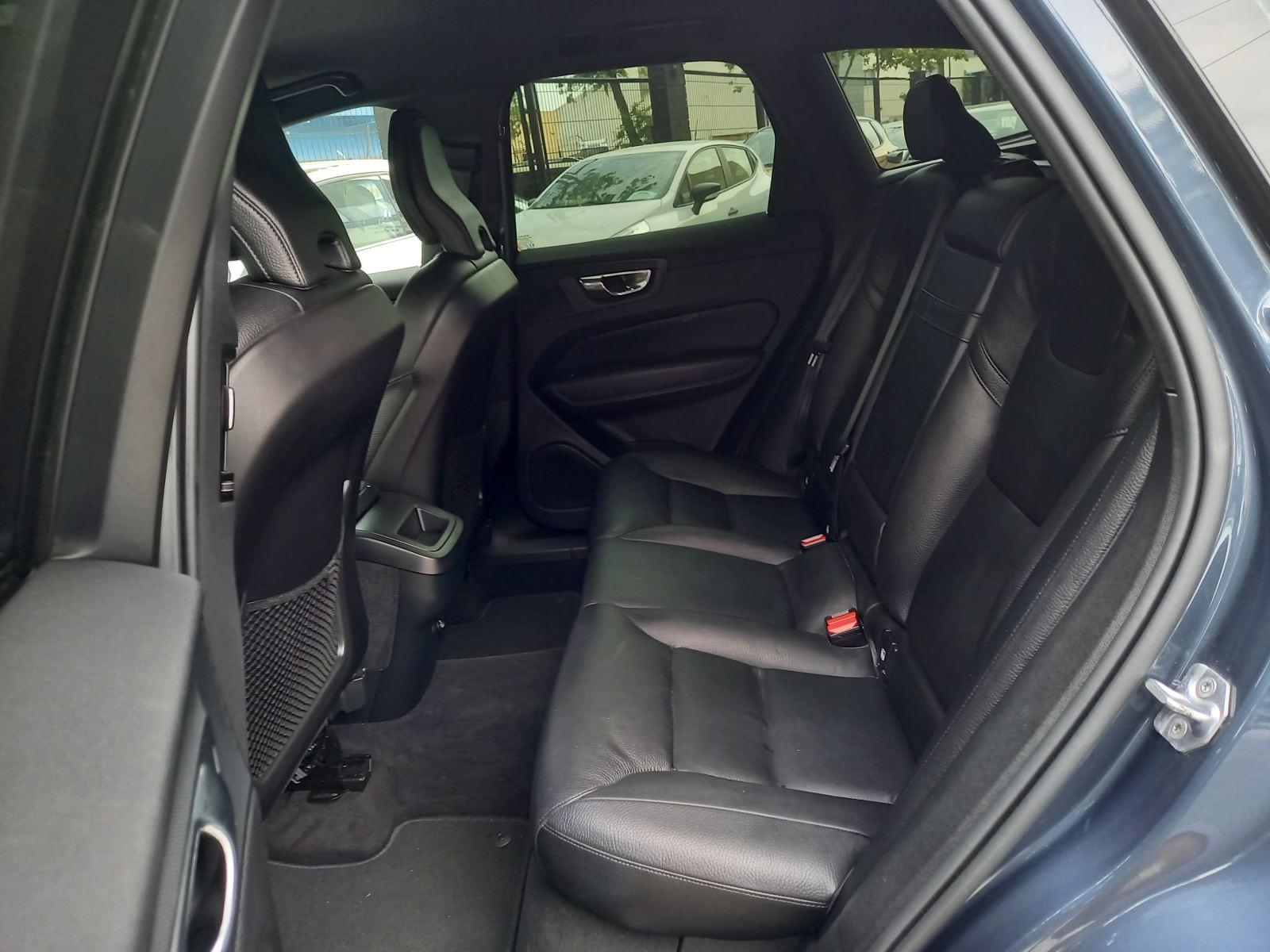 VOLVO XC60 2.0 D3 MOMENTUM ADBLUE (EU6D-T) 24 