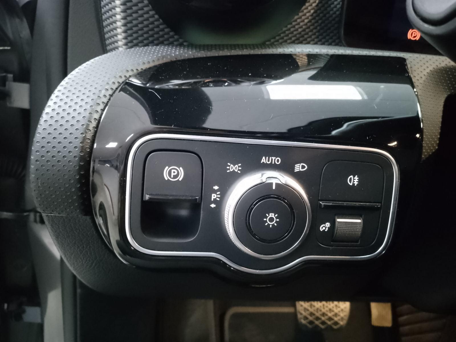 MERCEDES CLASE A A 250 E PHEV BUSINESS SOLUTION 15 