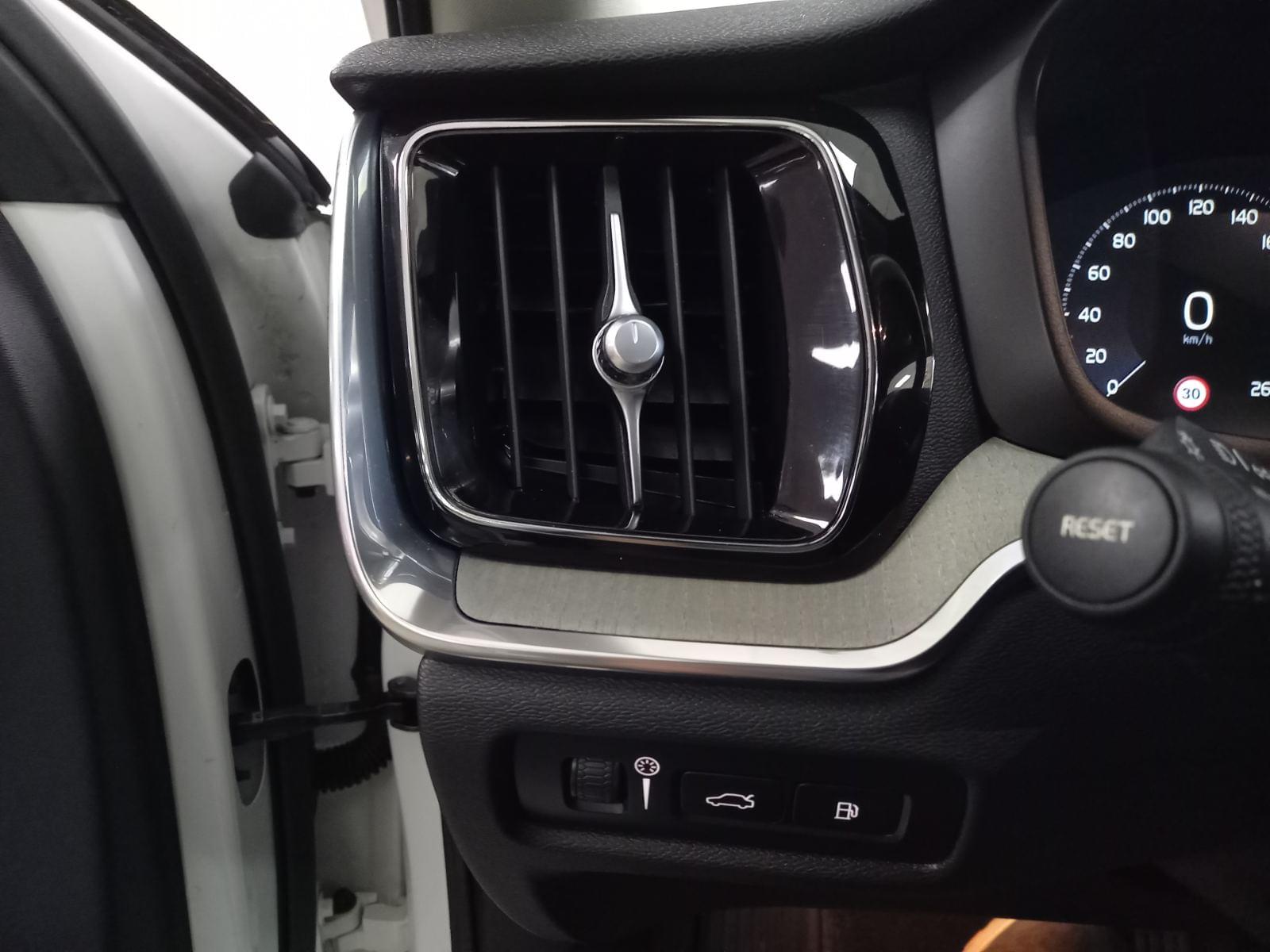 VOLVO V60 2.0 T8 AWD PHEV INSCRIPTION GE 10 