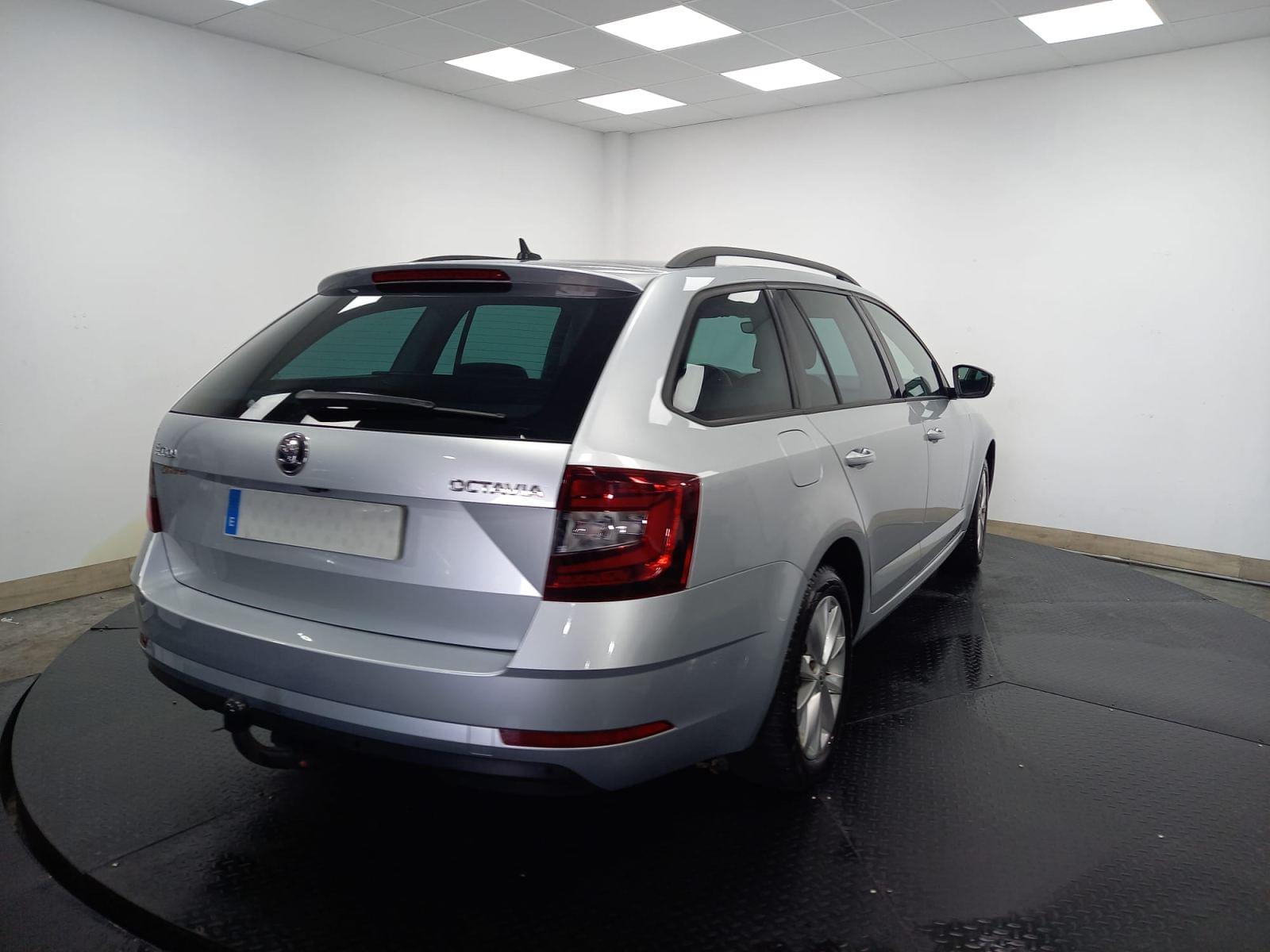 SKODA OCTAVIA COMBI 1.0 TSI AMBITION DSG AUT 4 
