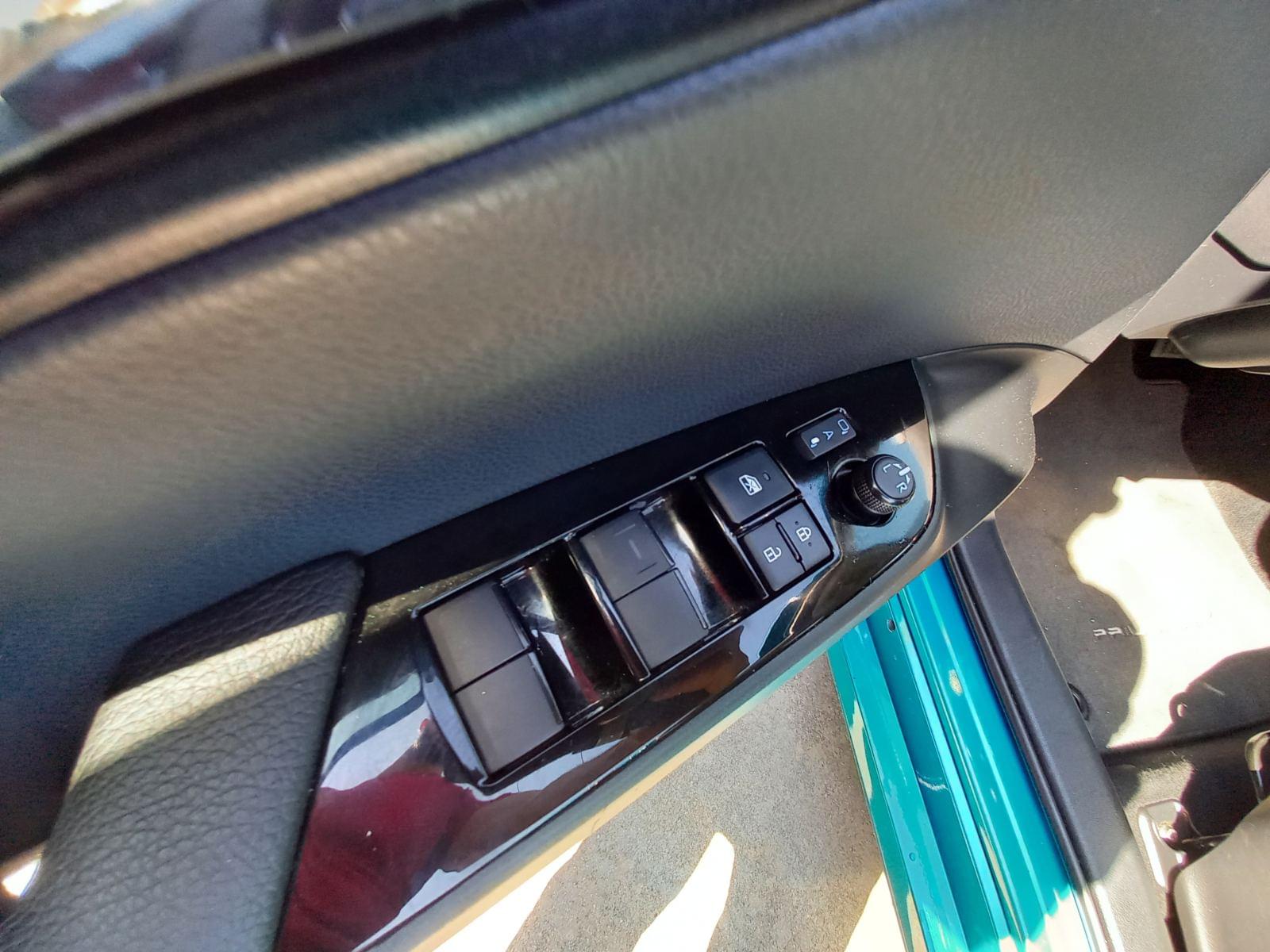 TOYOTA PRIUS PHV 1.8I VVT-I PHEVSOLAR 5PL. CVT 9 