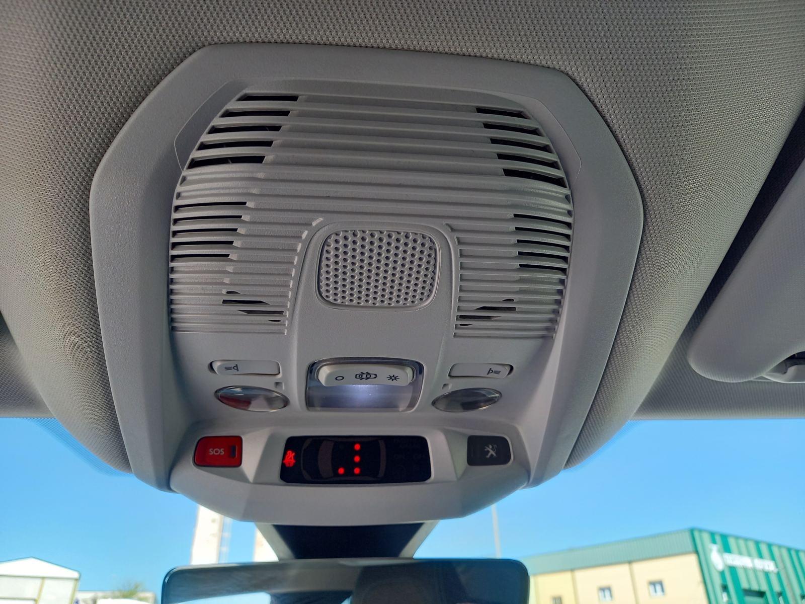 PEUGEOT 3008 HYBRID 225 ALLURE 1.6 PLUG-IN 225CV AT8 27 