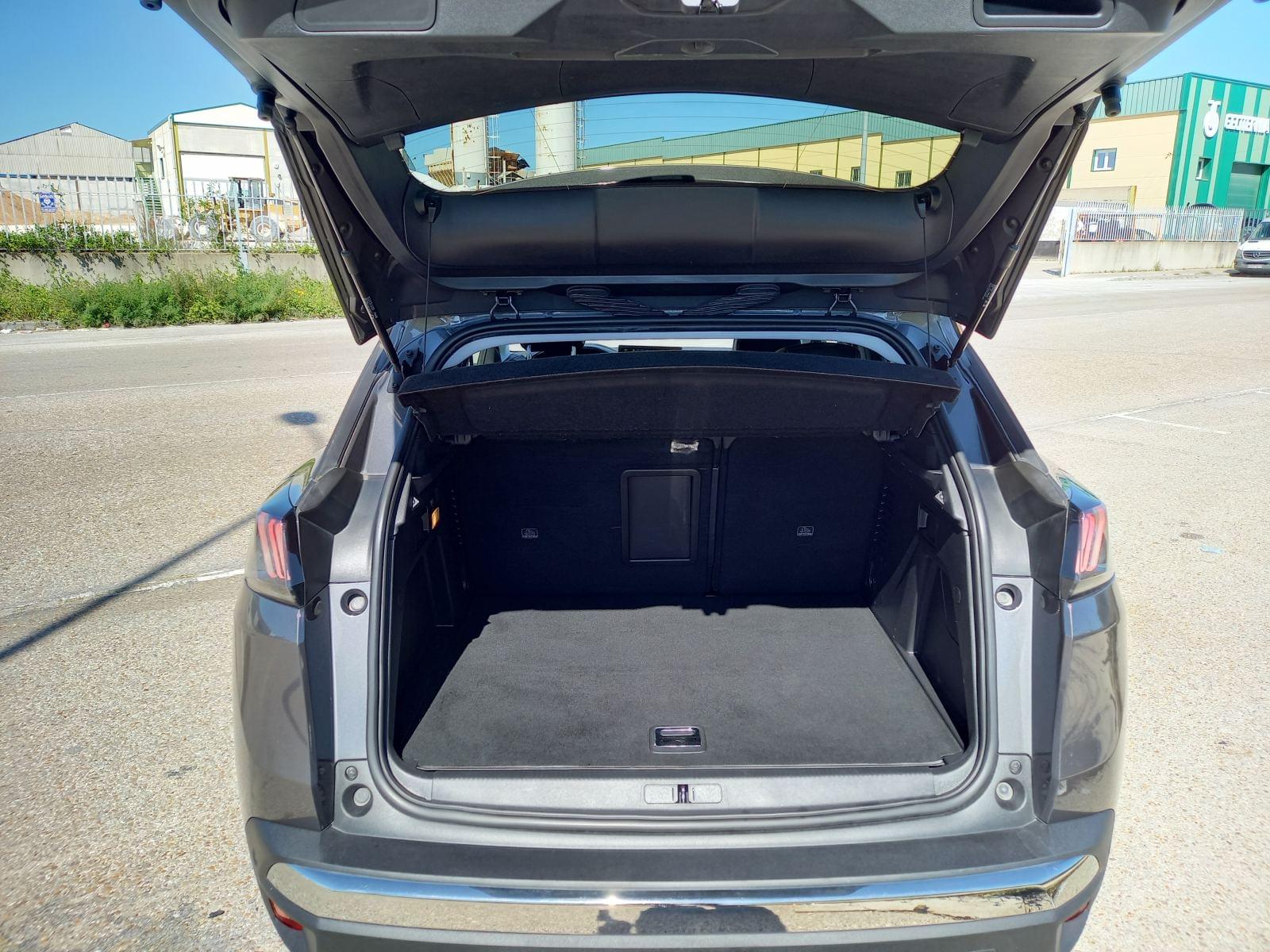 PEUGEOT 3008 HYBRID 225 ALLURE 1.6 PLUG-IN 225CV AT8 32 